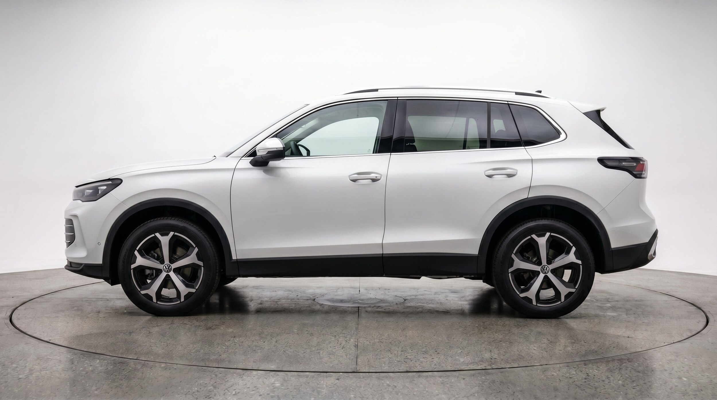 Thumbnail: 2026 Volkswagen Tiguan - 5