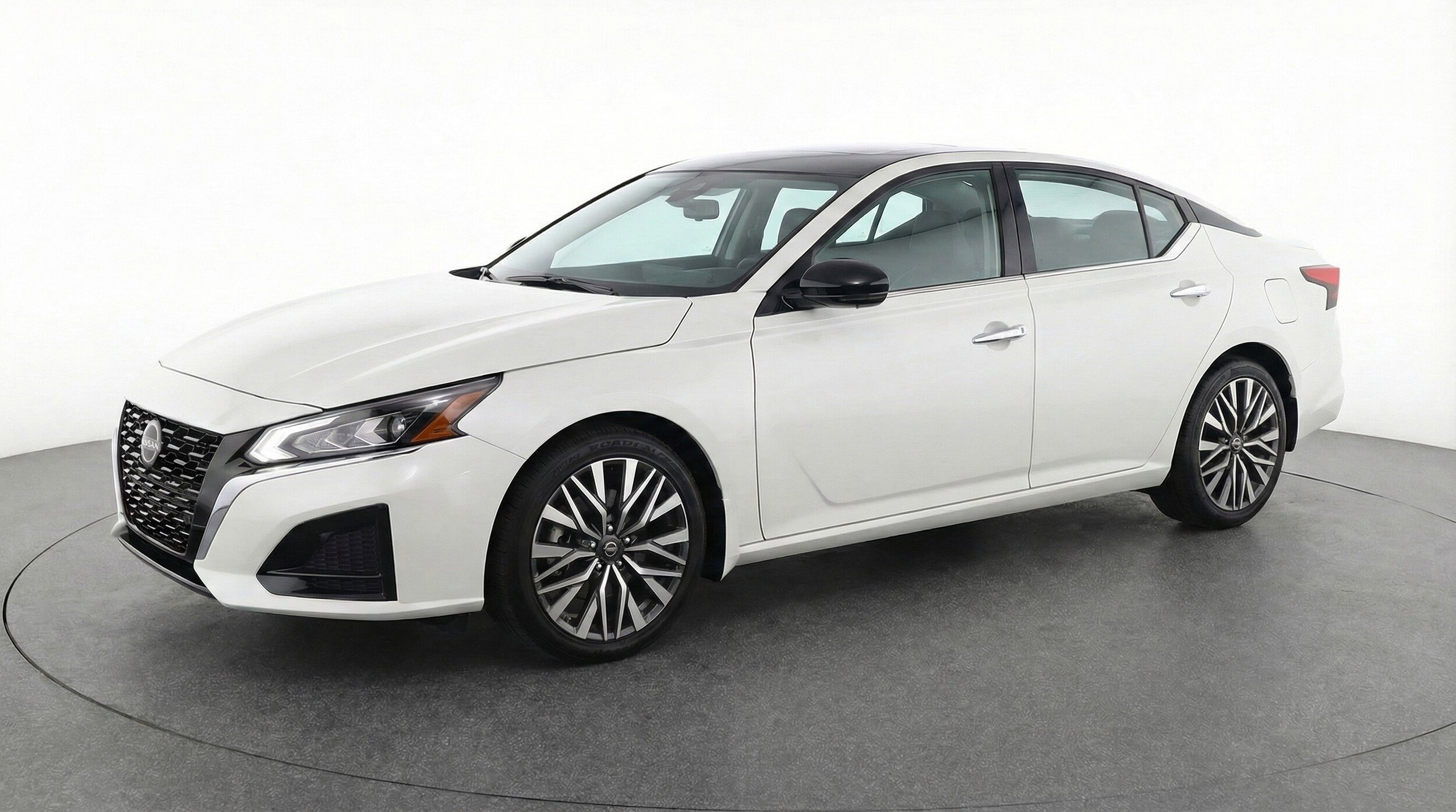Thumbnail: 2025 Nissan Altima - 3