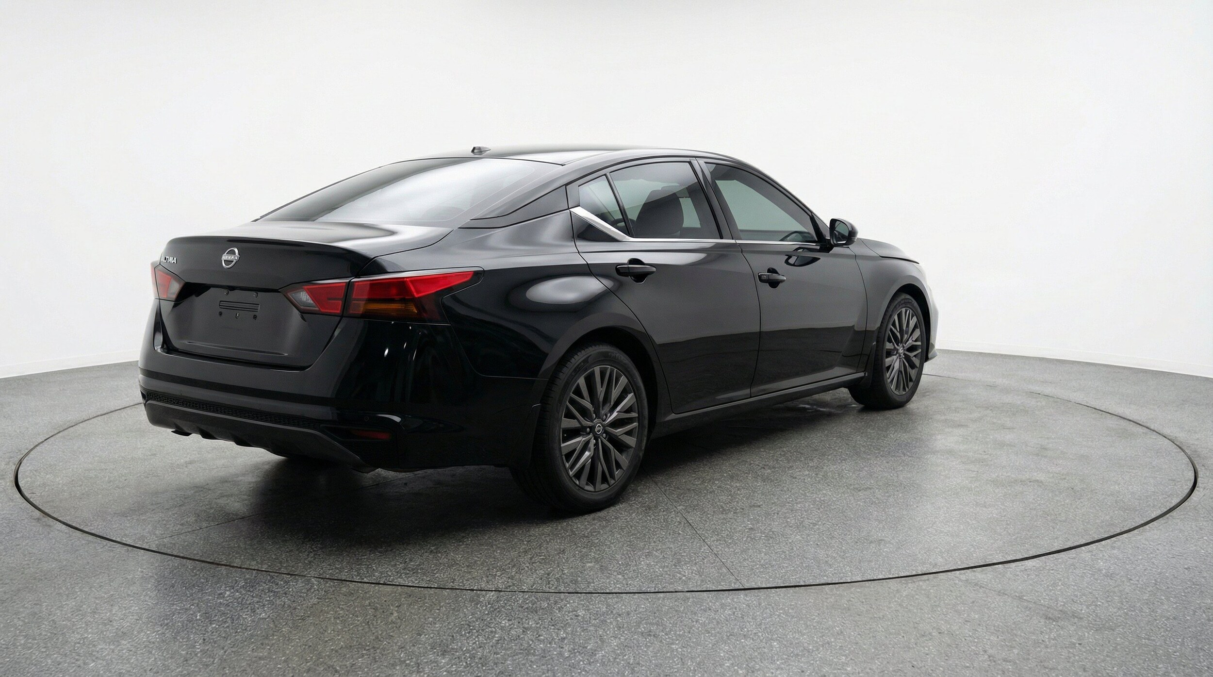 Thumbnail: 2025 Nissan Altima - 9