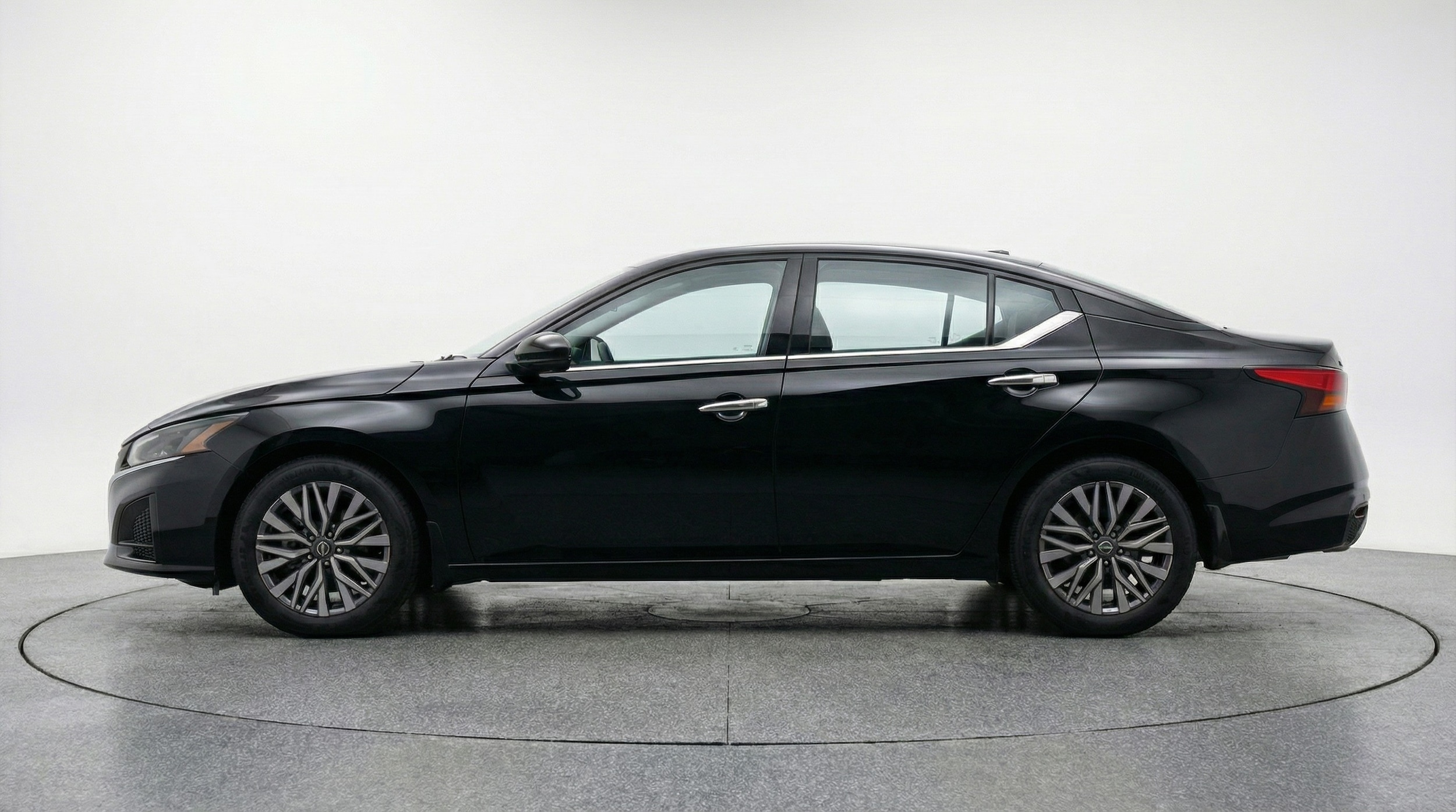 Thumbnail: 2025 Nissan Altima - 4