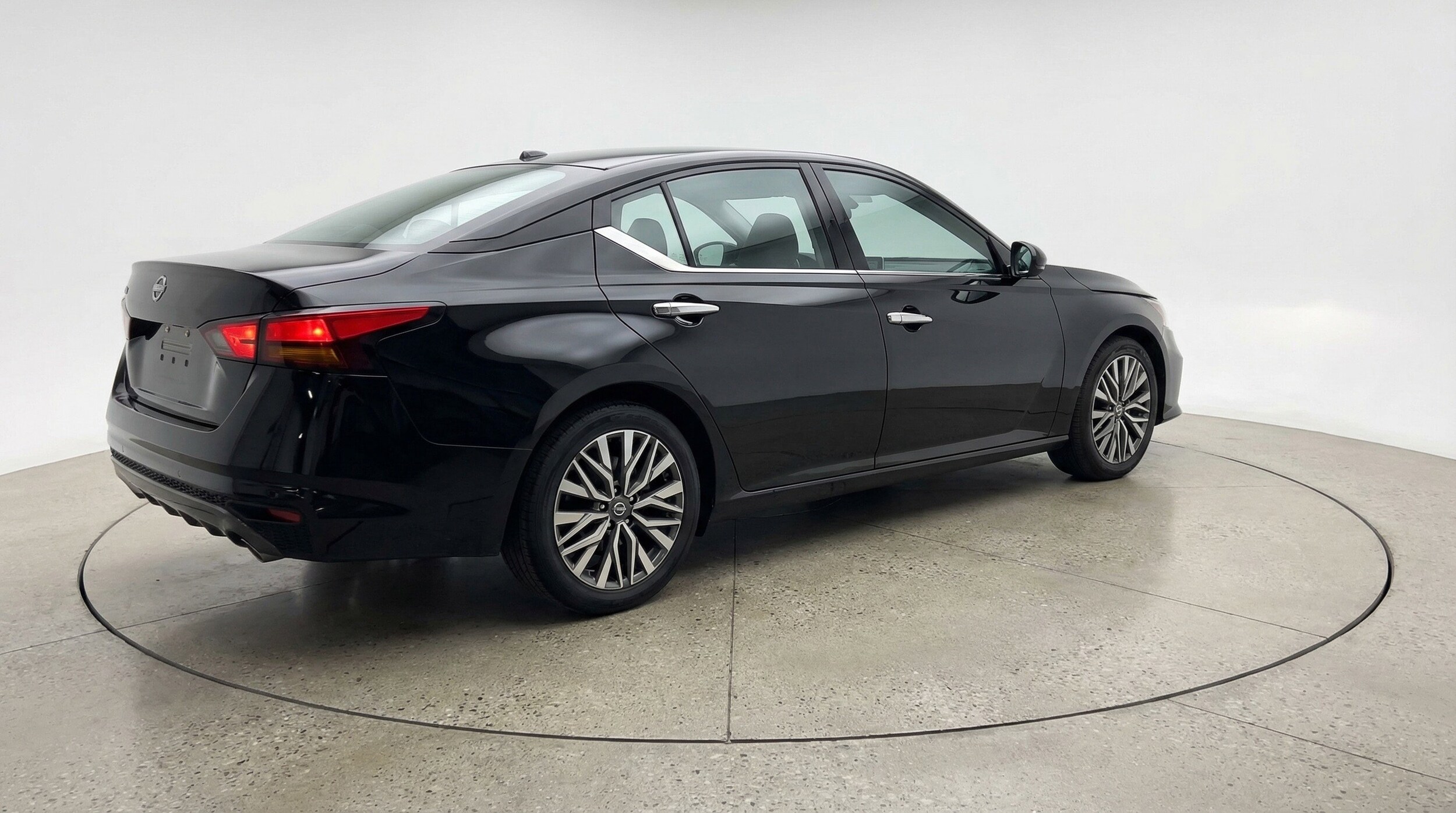 Thumbnail: 2025 Nissan Altima - 9