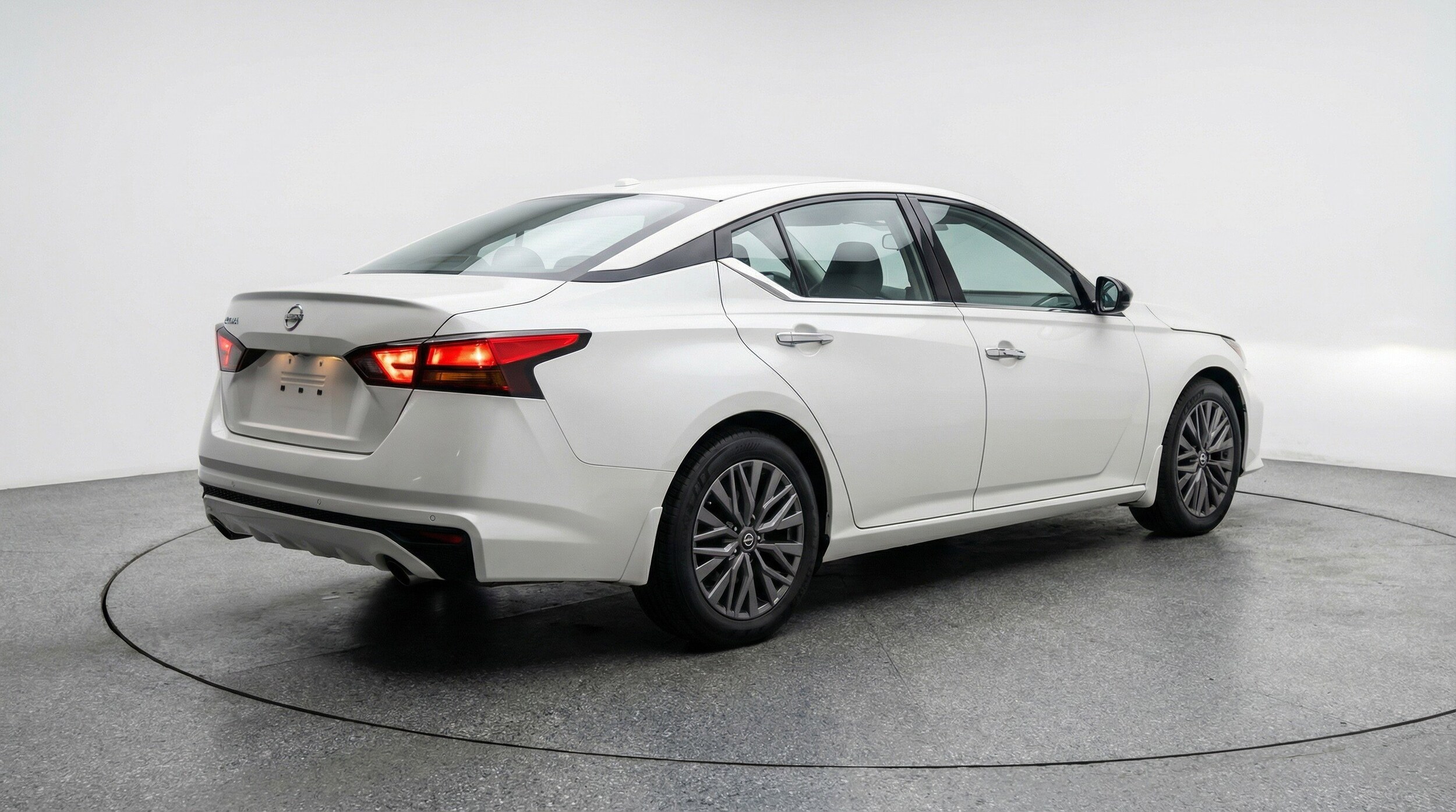 Thumbnail: 2025 Nissan Altima - 9