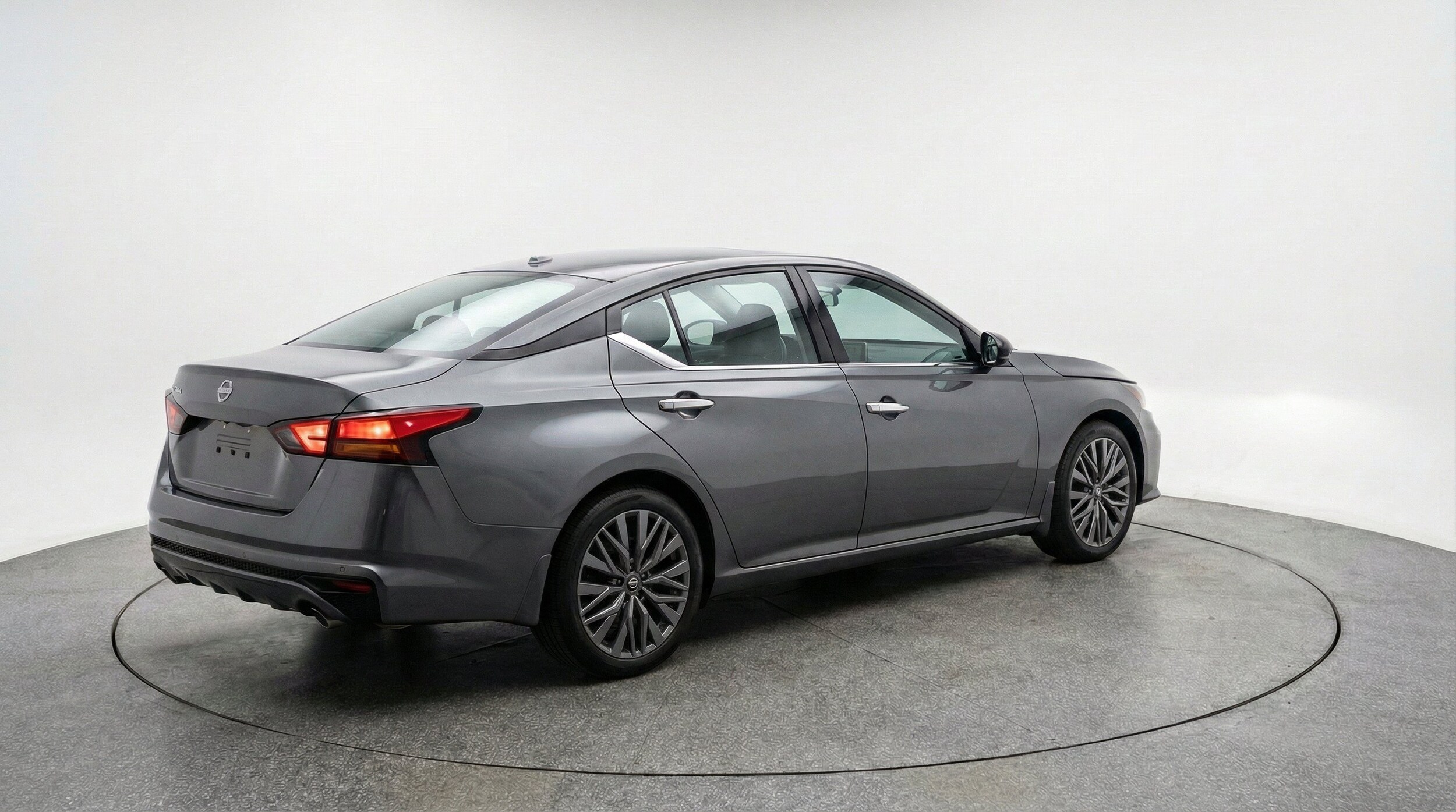 Thumbnail: 2025 Nissan Altima - 9