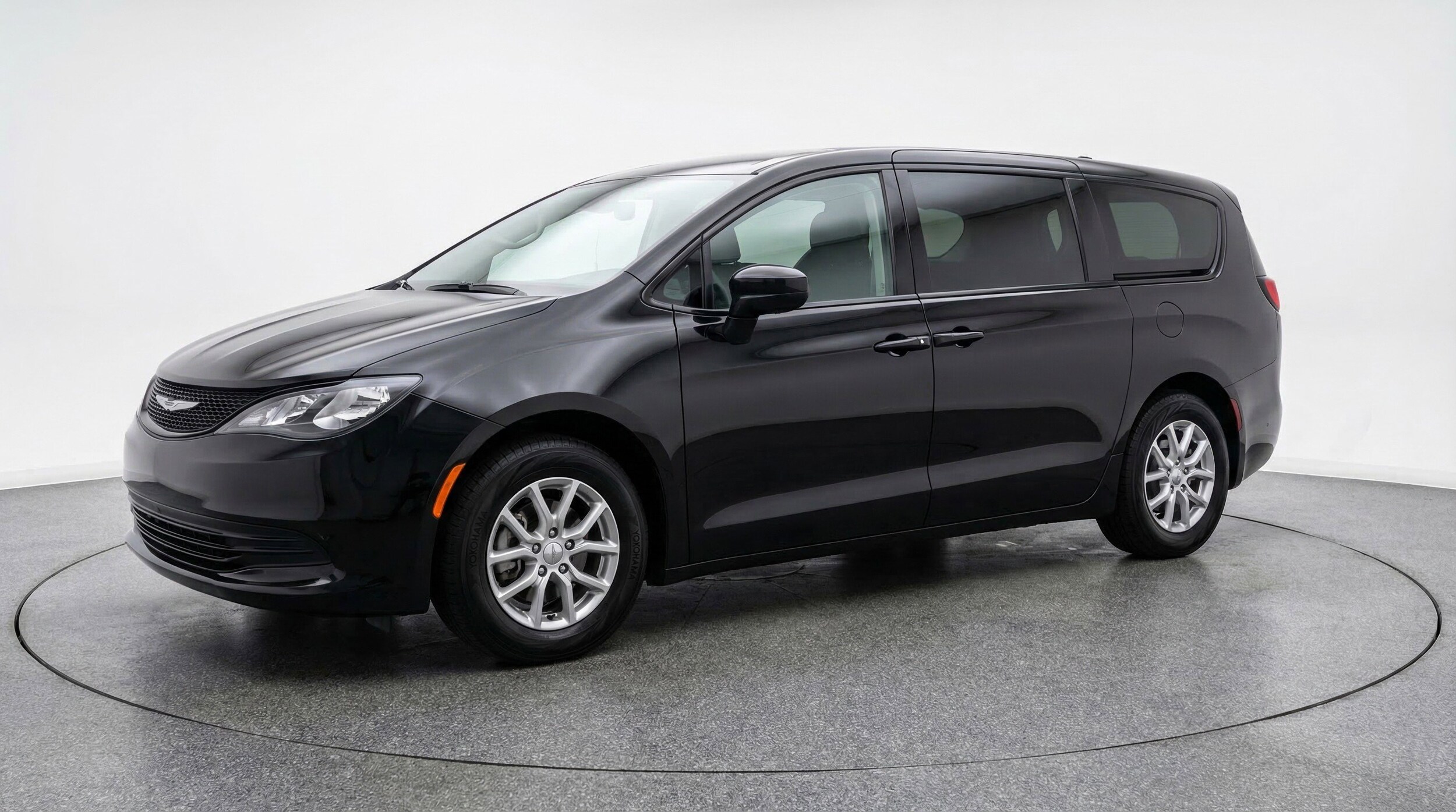 Thumbnail: 2024 Chrysler Voyager - 3