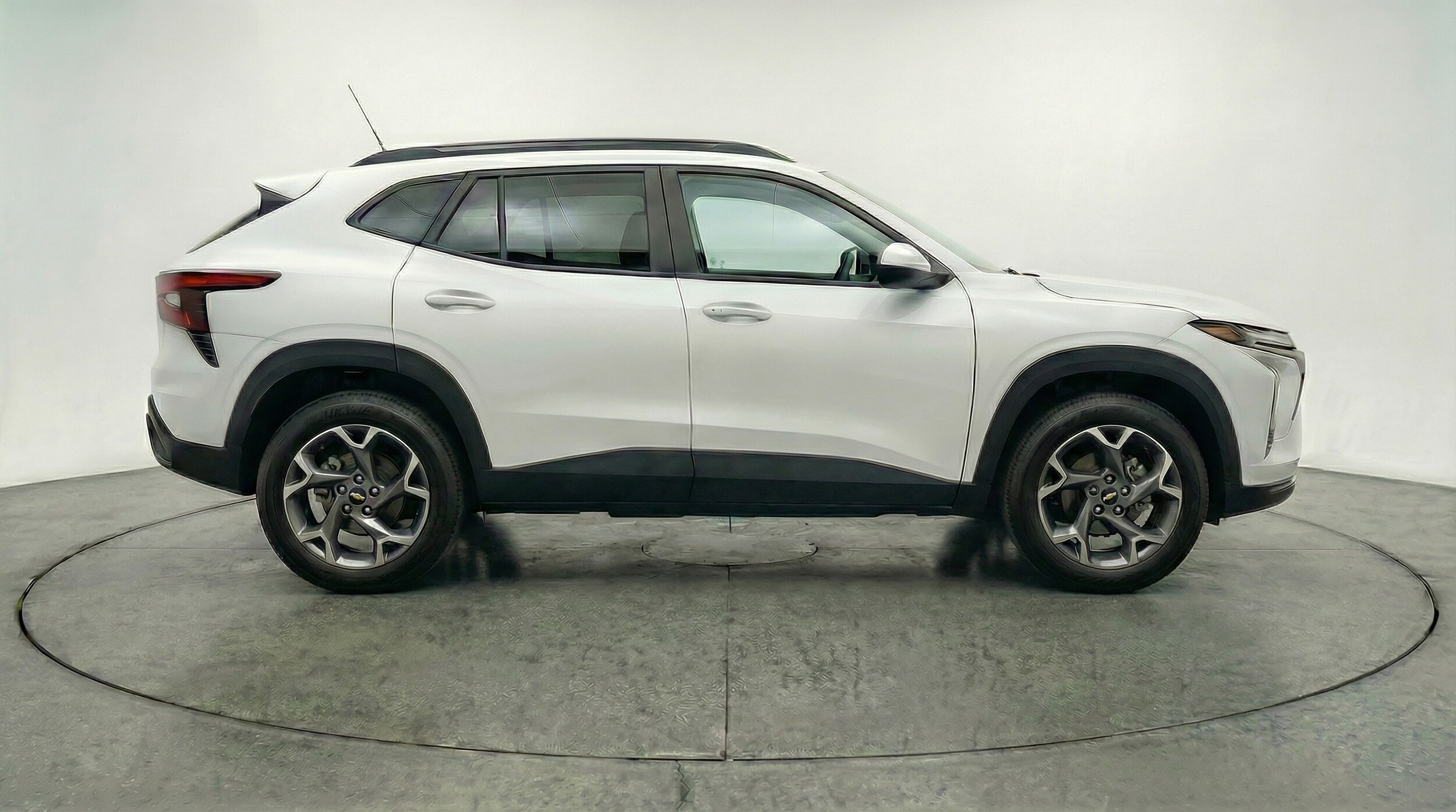 Thumbnail: 2025 Chevrolet Trax - 8