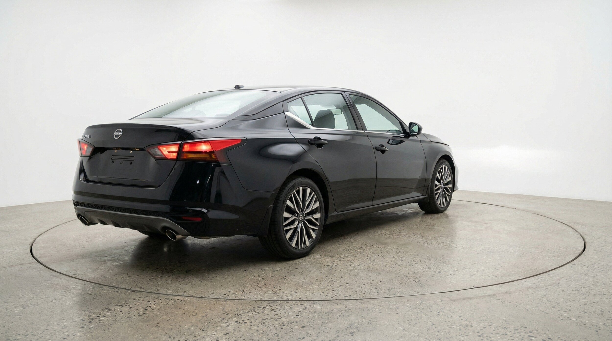 Thumbnail: 2025 Nissan Altima - 9