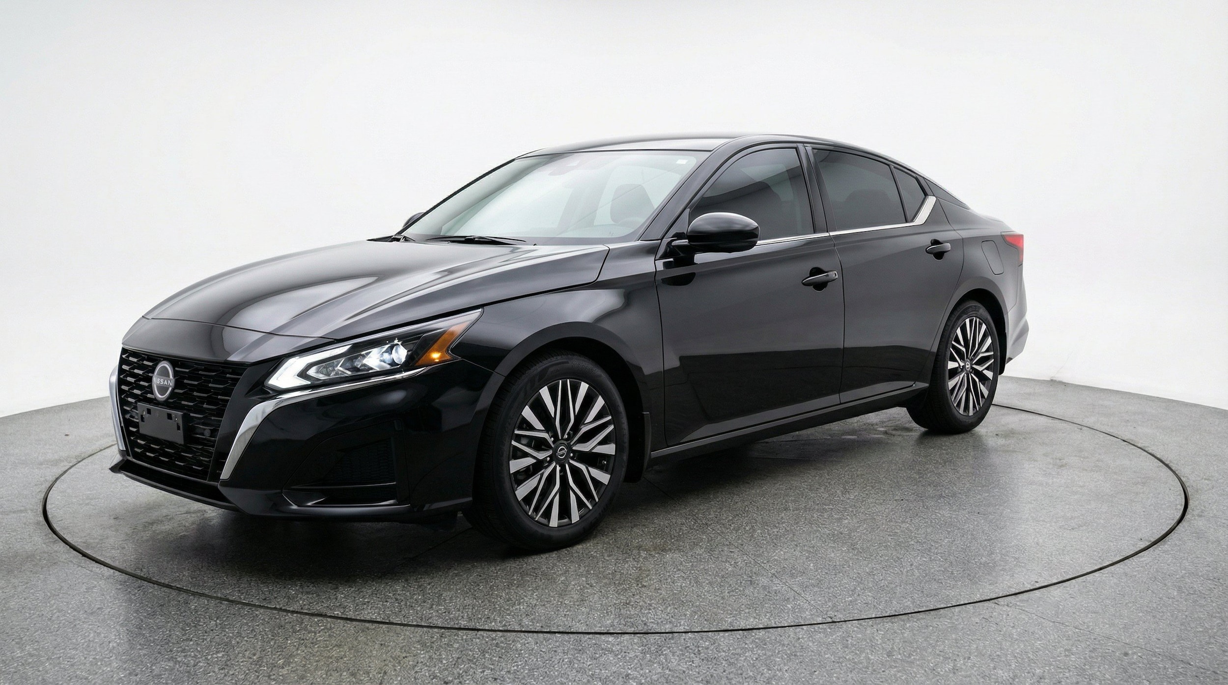 Thumbnail: 2025 Nissan Altima - 3