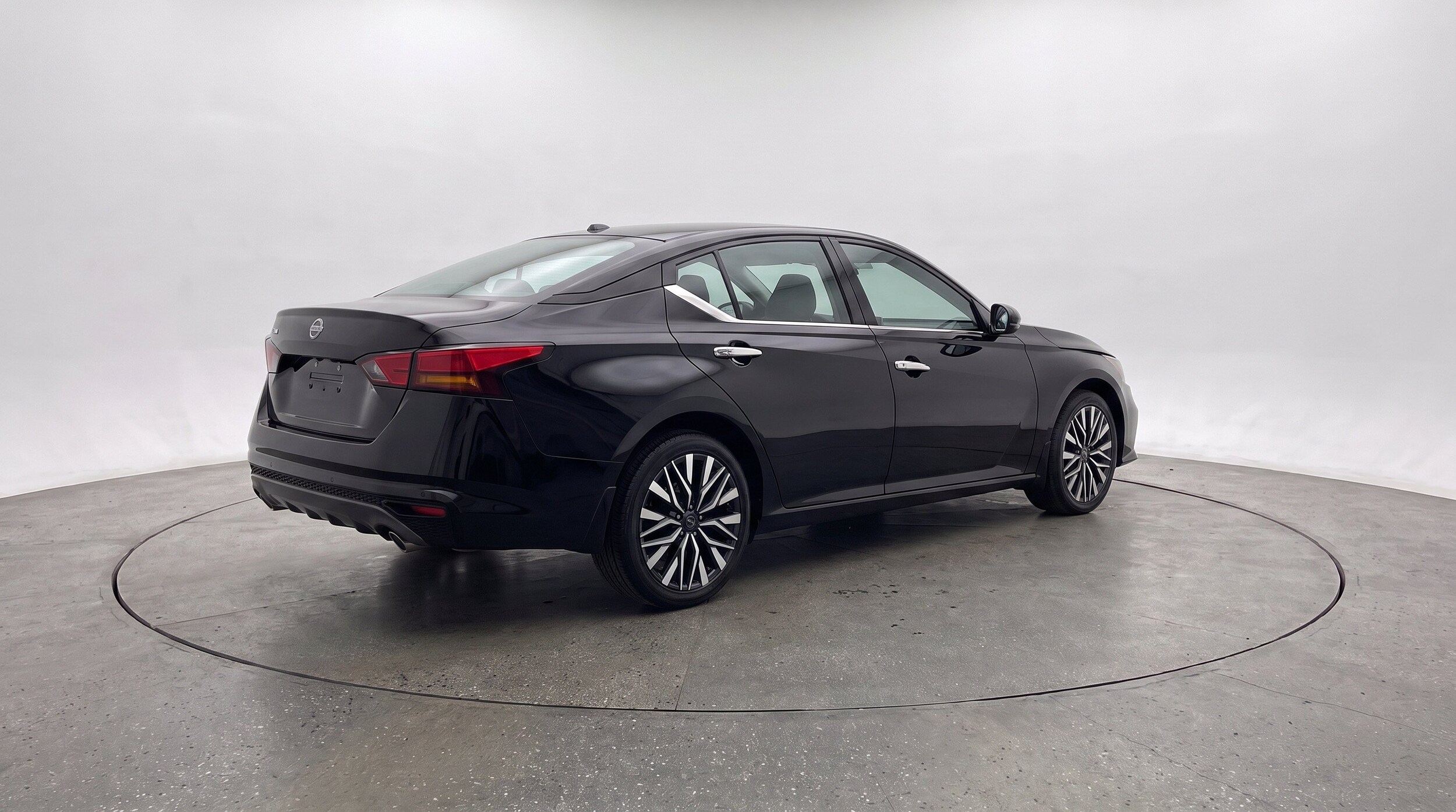 Thumbnail: 2025 Nissan Altima - 9