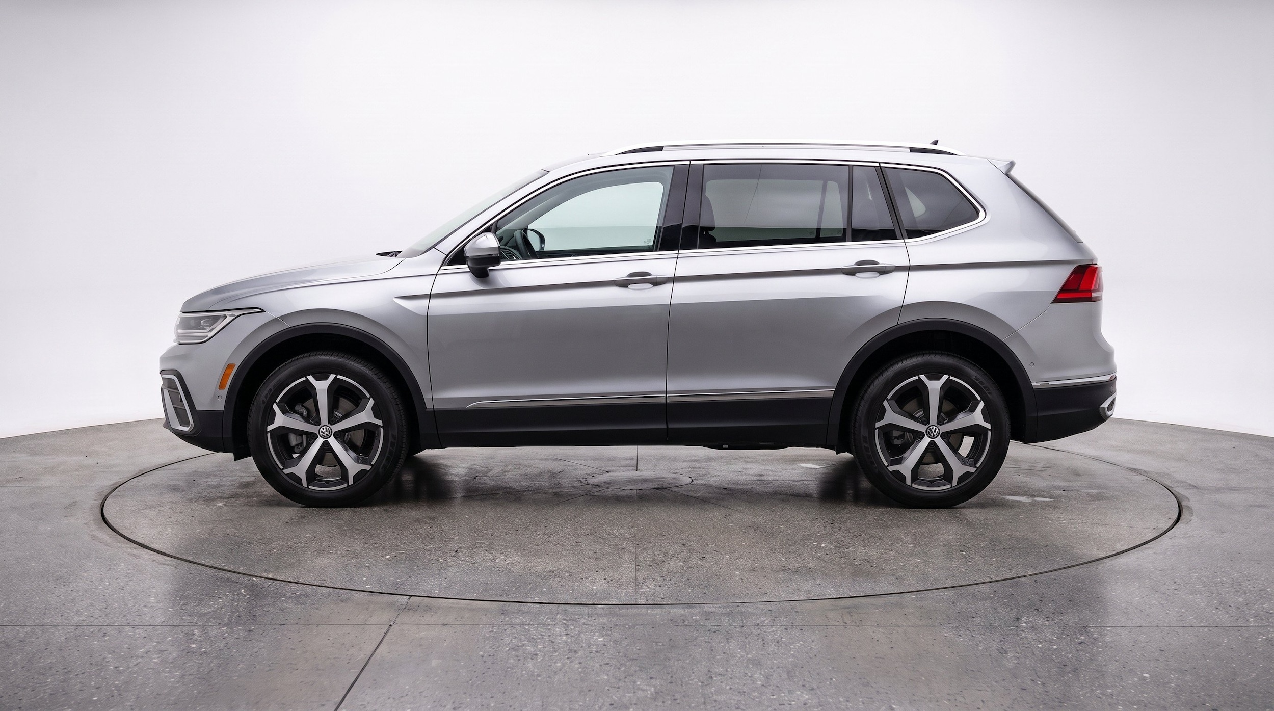 Thumbnail: 2026 Volkswagen Tiguan - 5