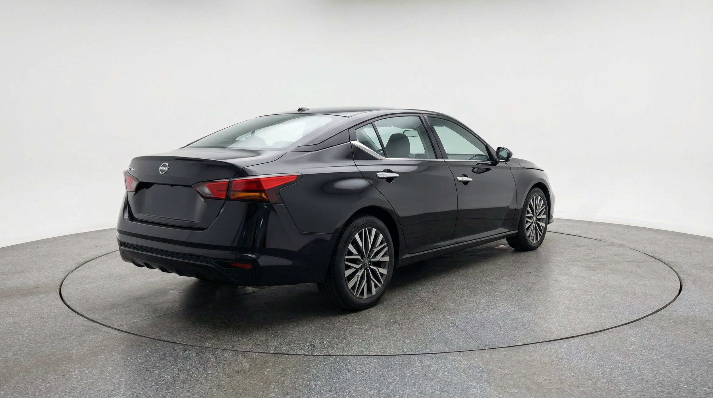 Thumbnail: 2025 Nissan Altima - 9