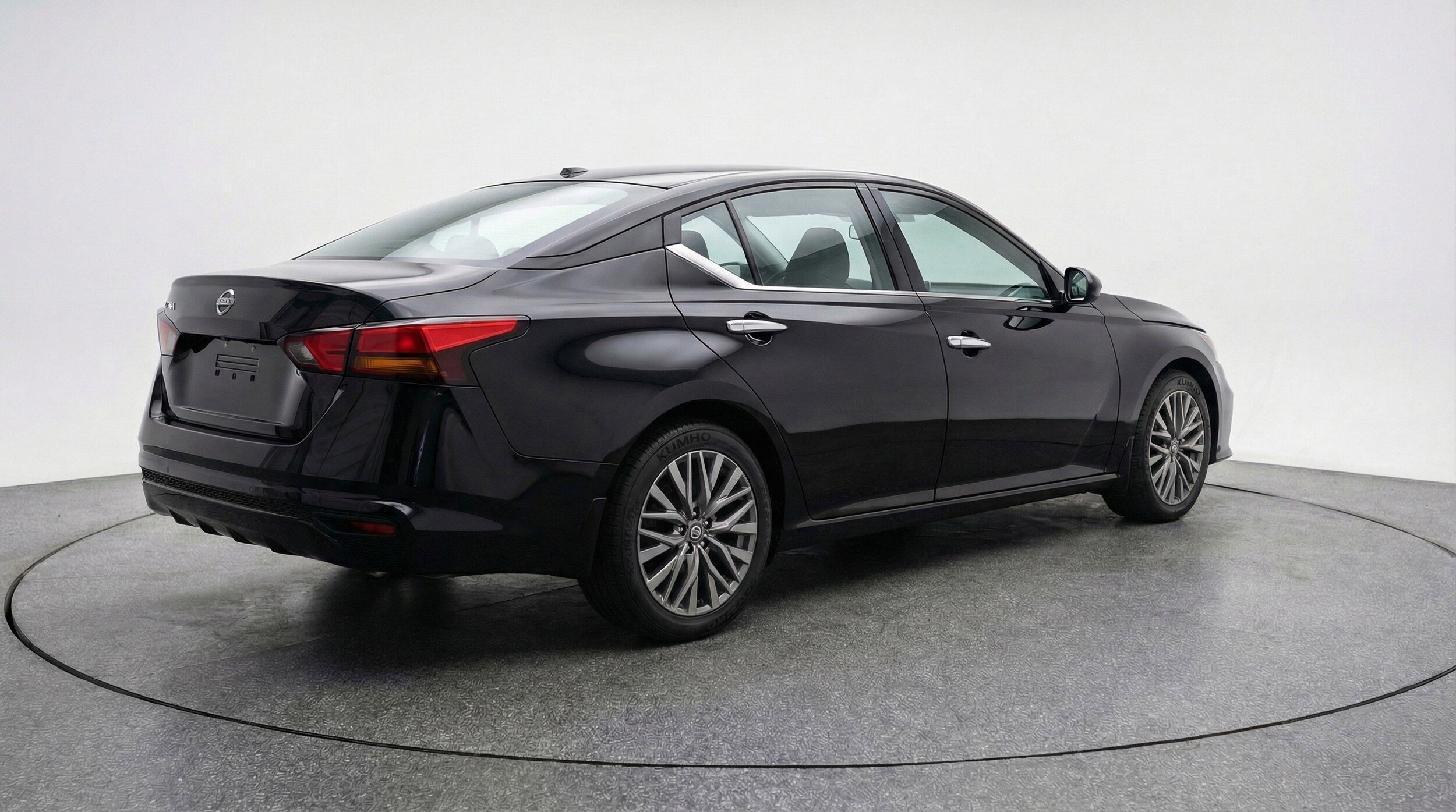 Thumbnail: 2025 Nissan Altima - 9