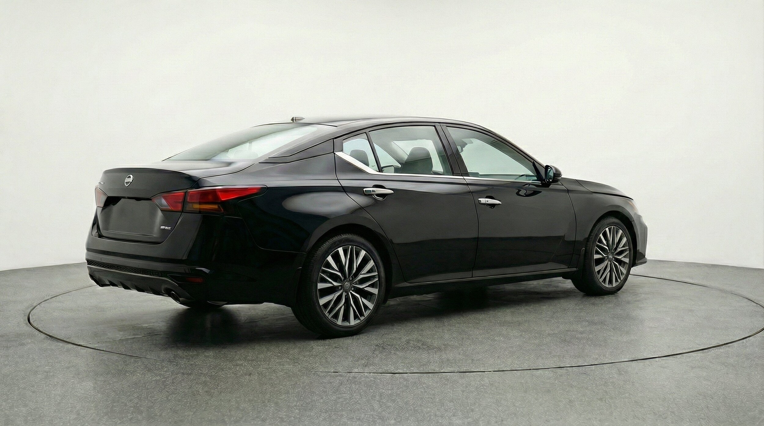 Thumbnail: 2025 Nissan Altima - 9