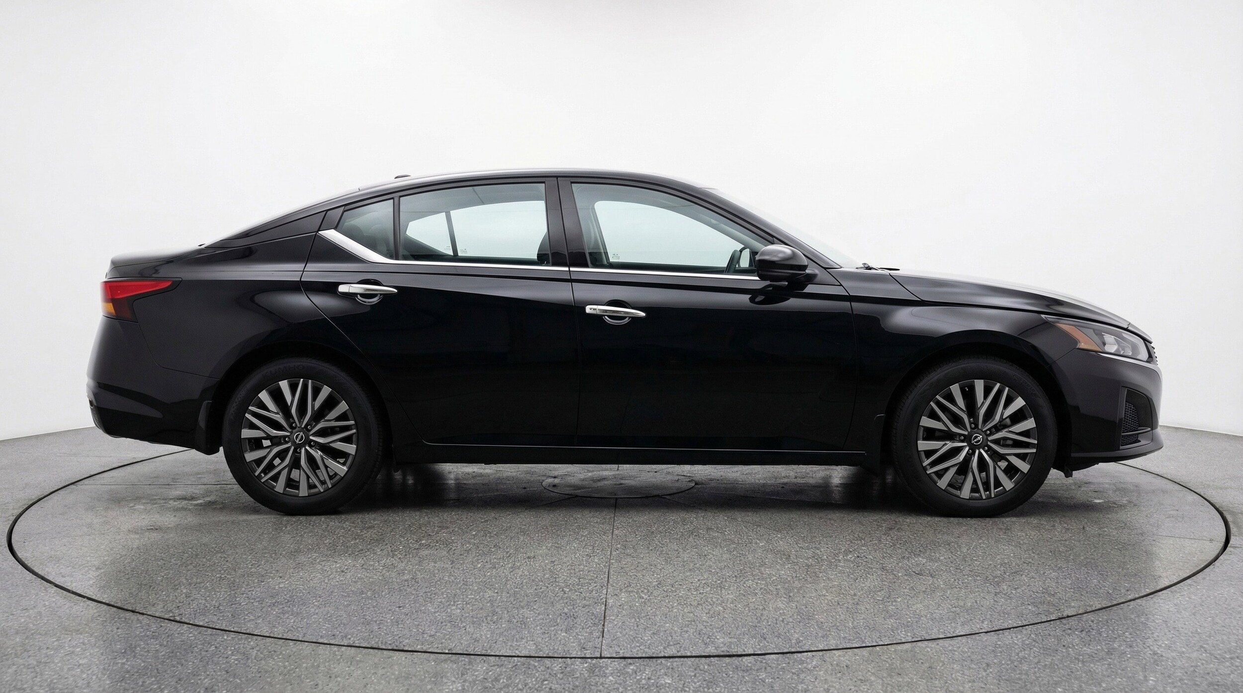 Thumbnail: 2025 Nissan Altima - 11