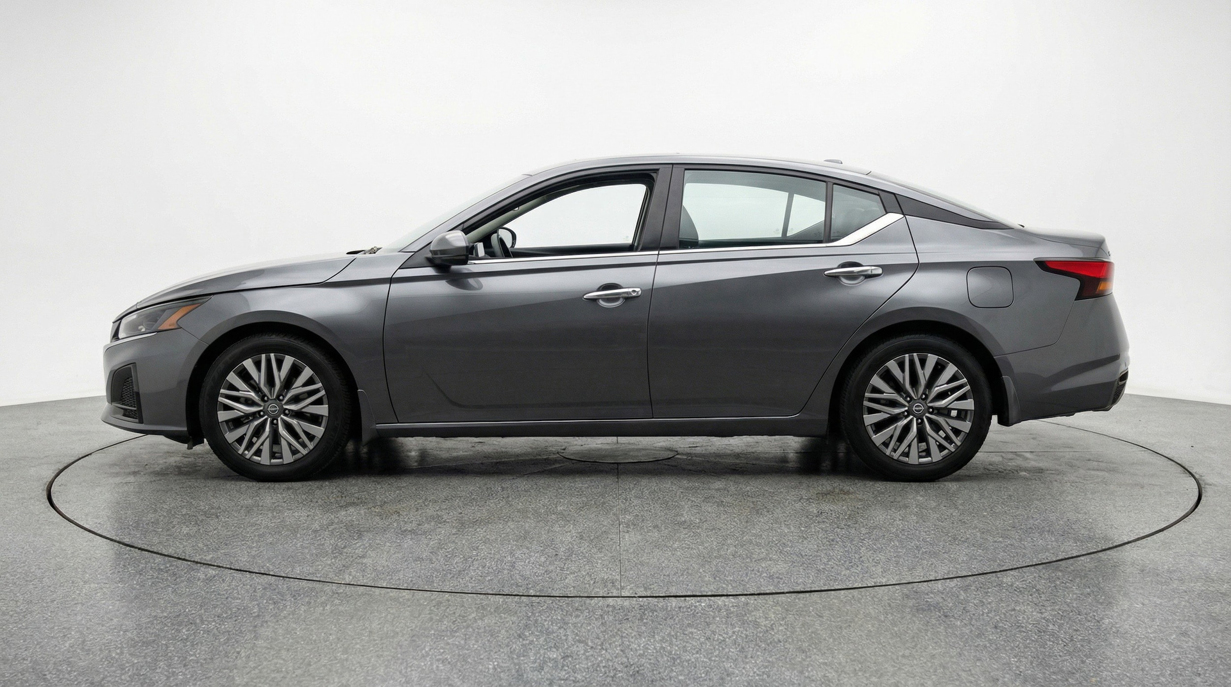 Thumbnail: 2025 Nissan Altima - 5