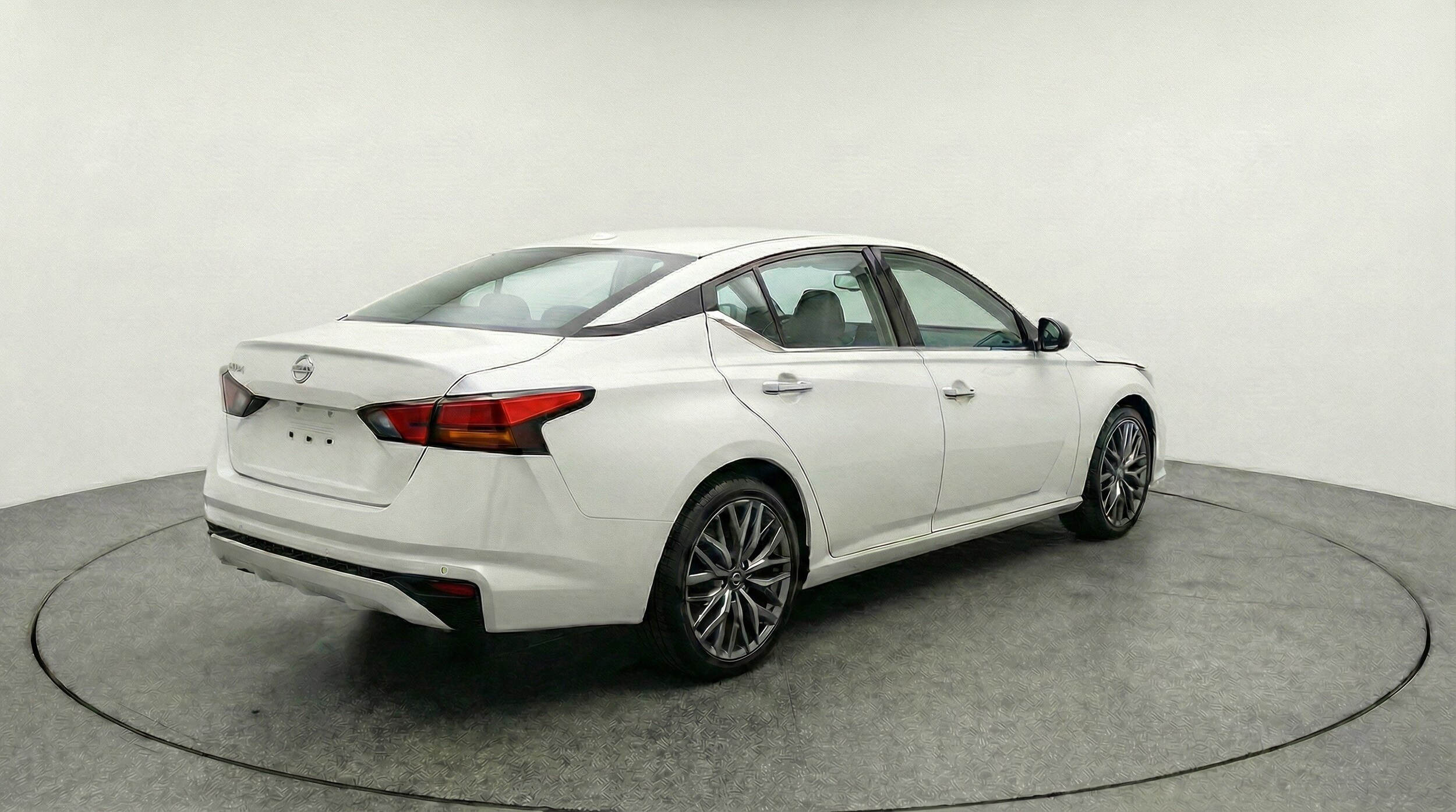 Thumbnail: 2025 Nissan Altima - 9