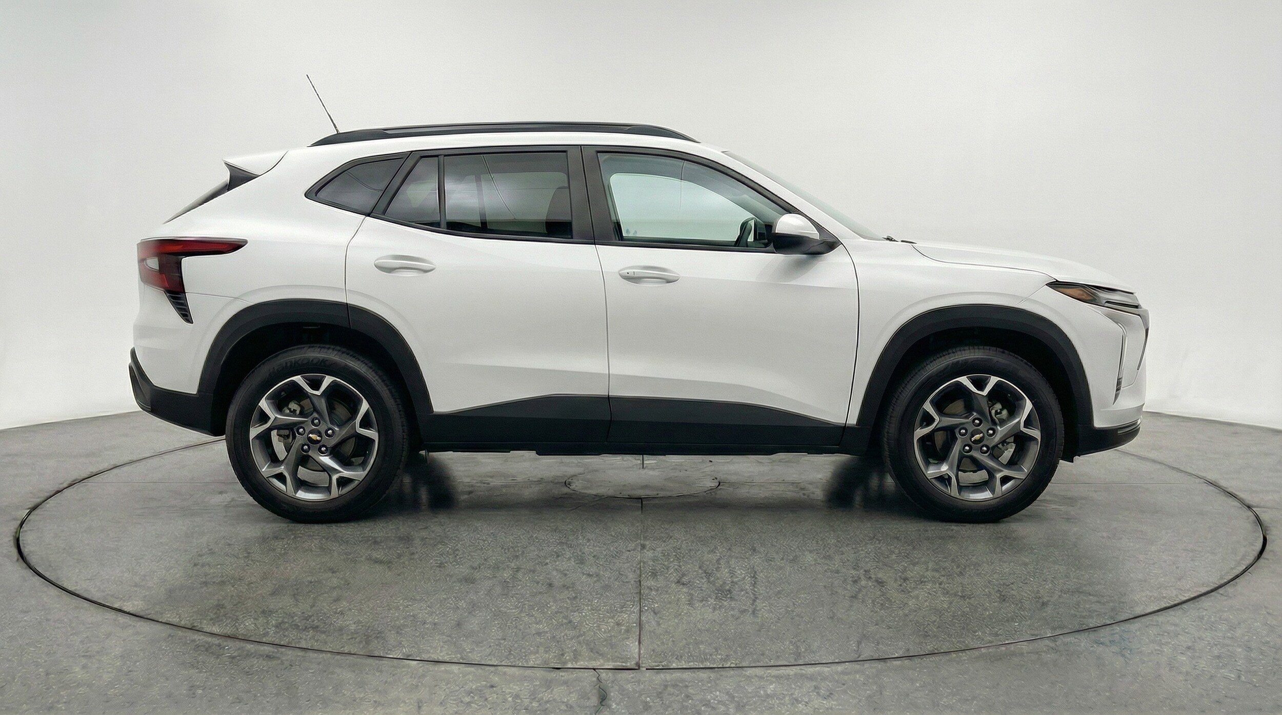 Thumbnail: 2025 Chevrolet Trax - 11