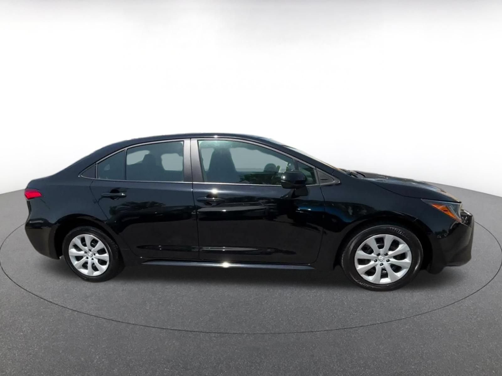 Thumbnail: 2025 Toyota Corolla - 13