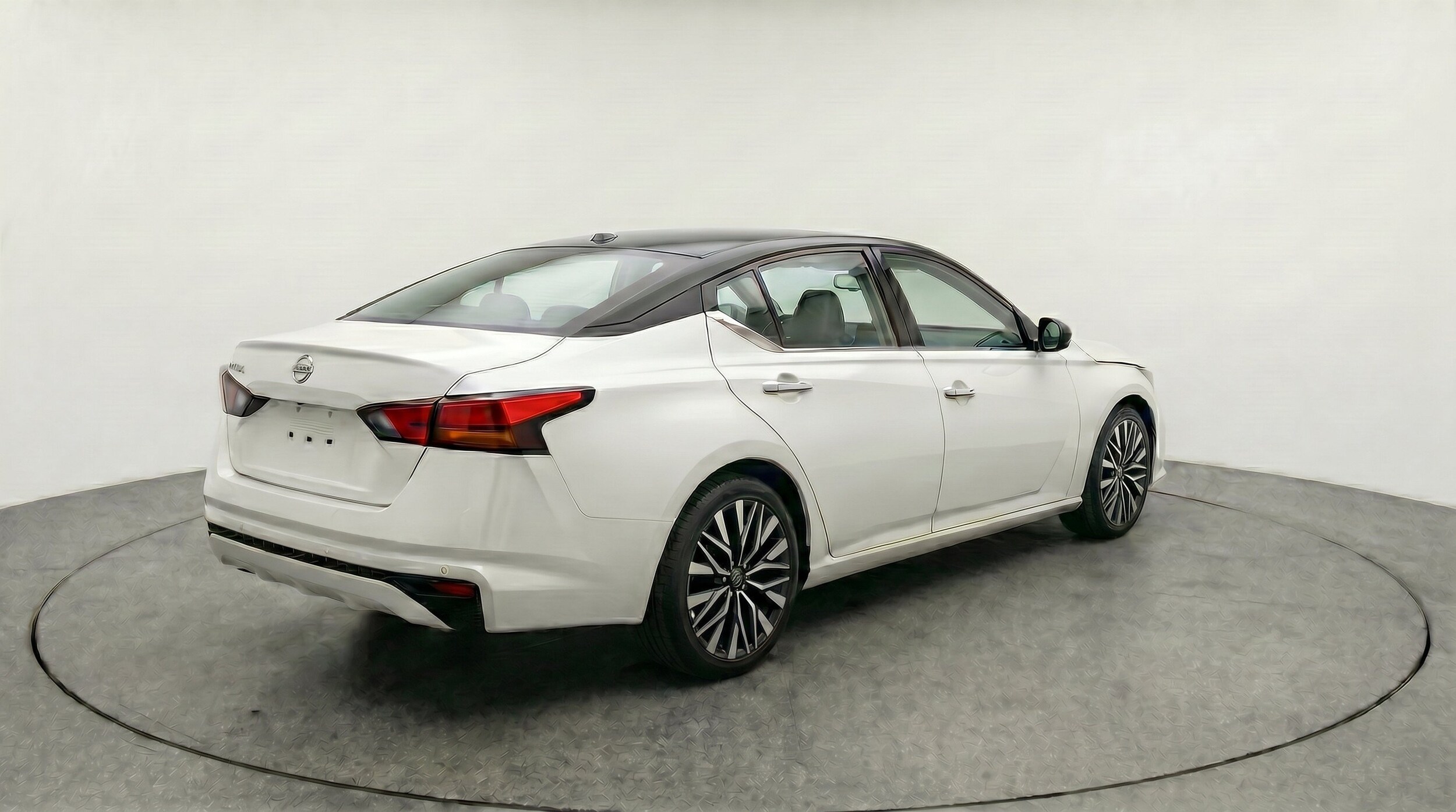 Thumbnail: 2025 Nissan Altima - 9