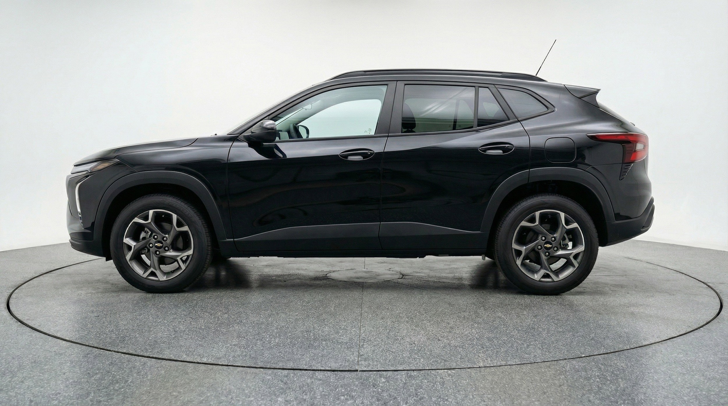 Thumbnail: 2025 Chevrolet Trax - 5