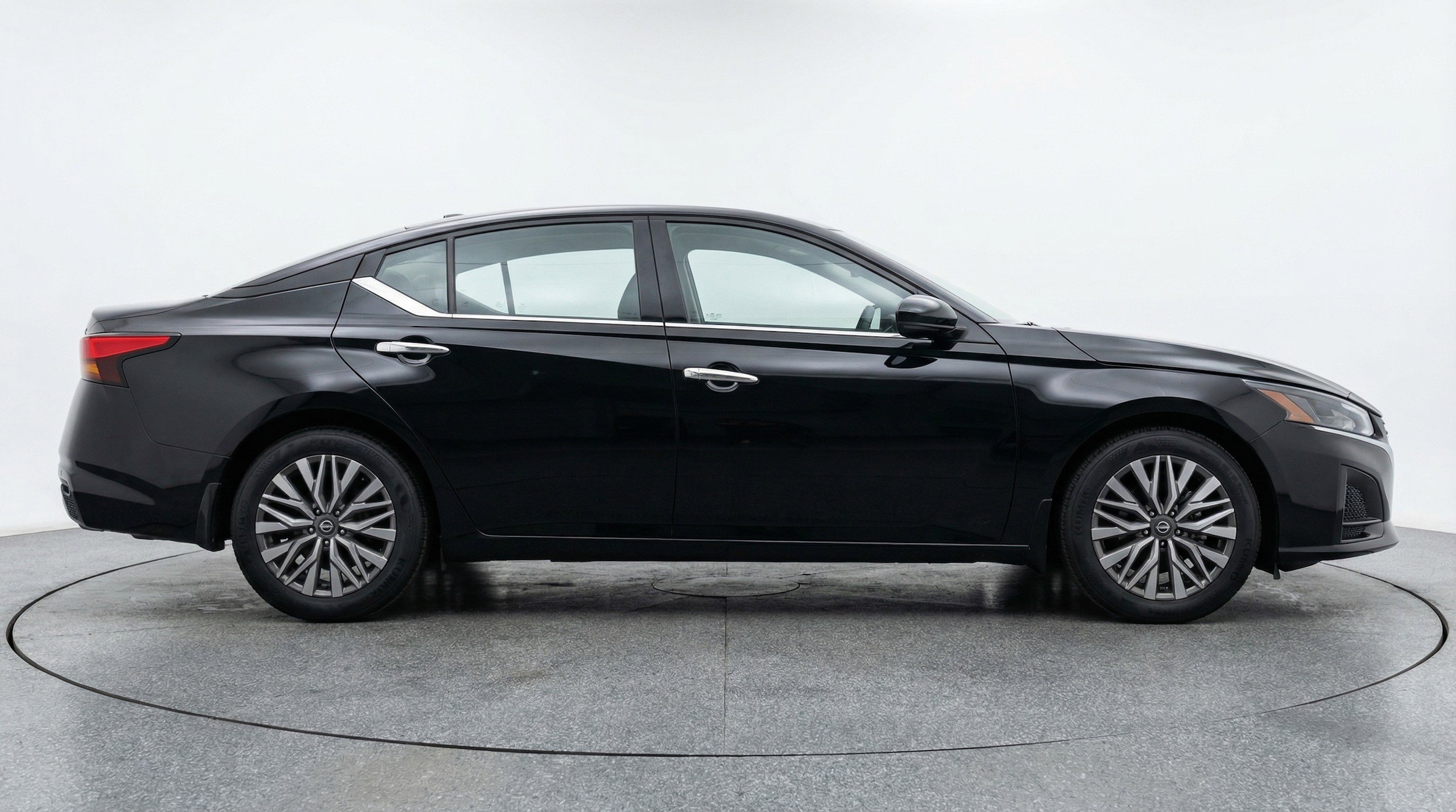 Thumbnail: 2025 Nissan Altima - 11