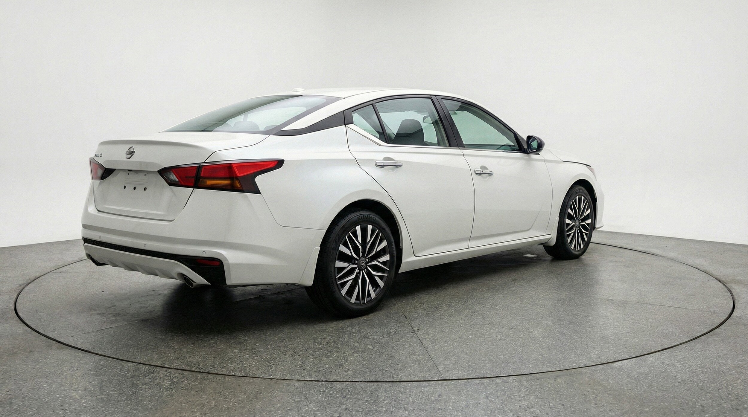 Thumbnail: 2025 Nissan Altima - 9