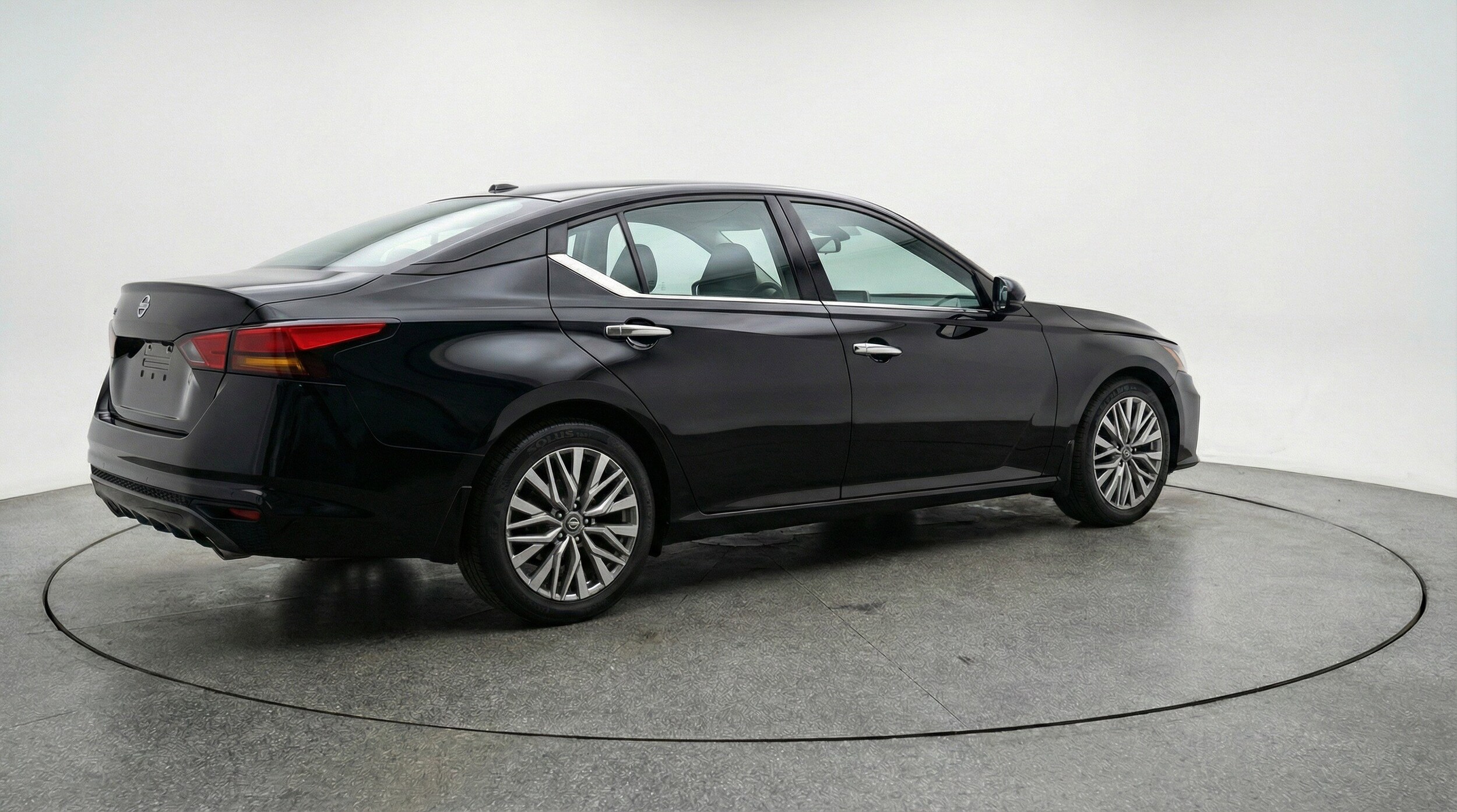 Thumbnail: 2025 Nissan Altima - 9
