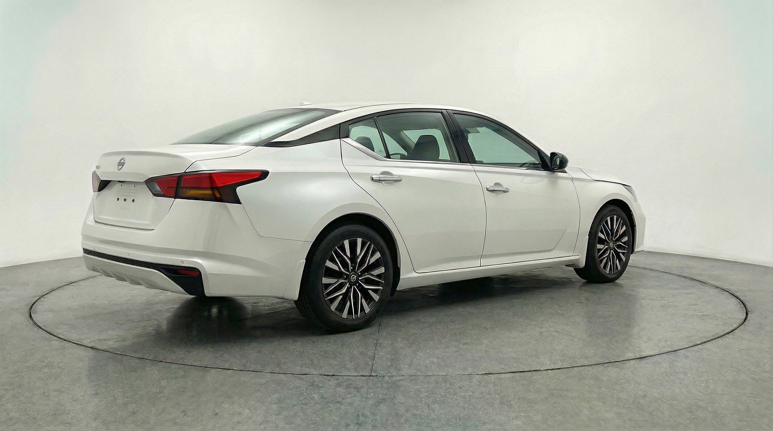 Thumbnail: 2025 Nissan Altima - 9