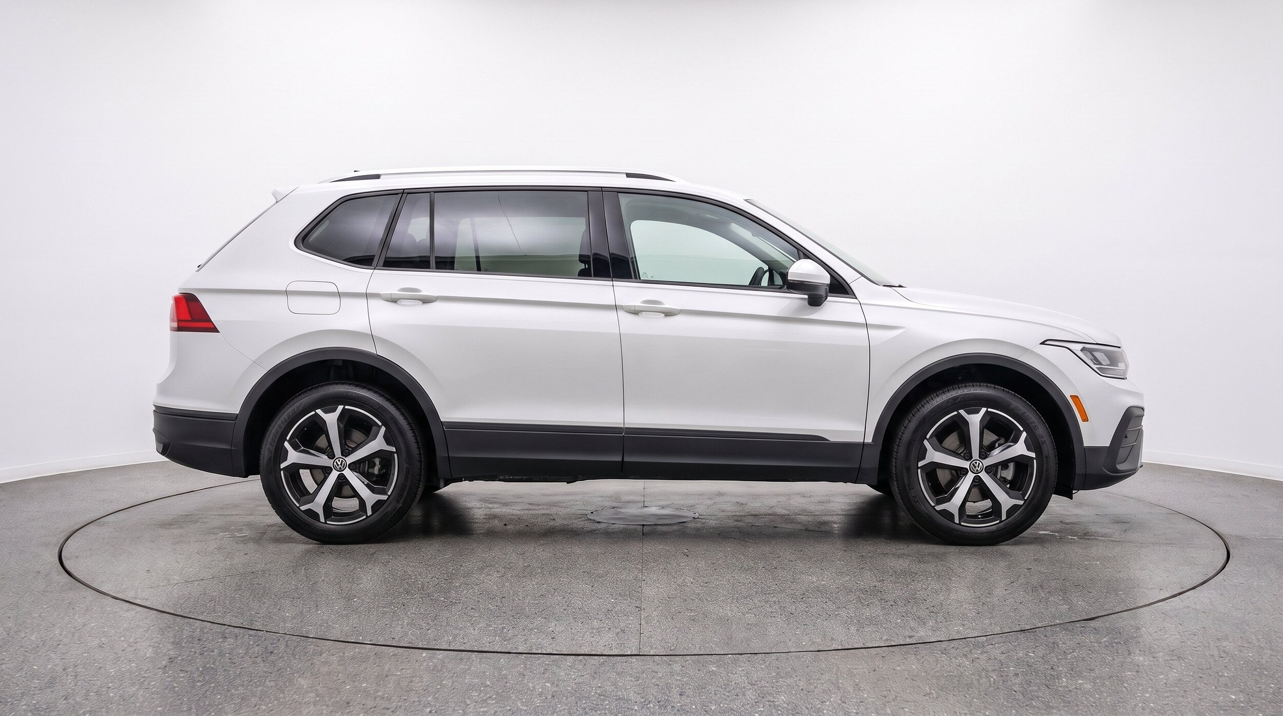 Thumbnail: 2026 Volkswagen Tiguan - 10