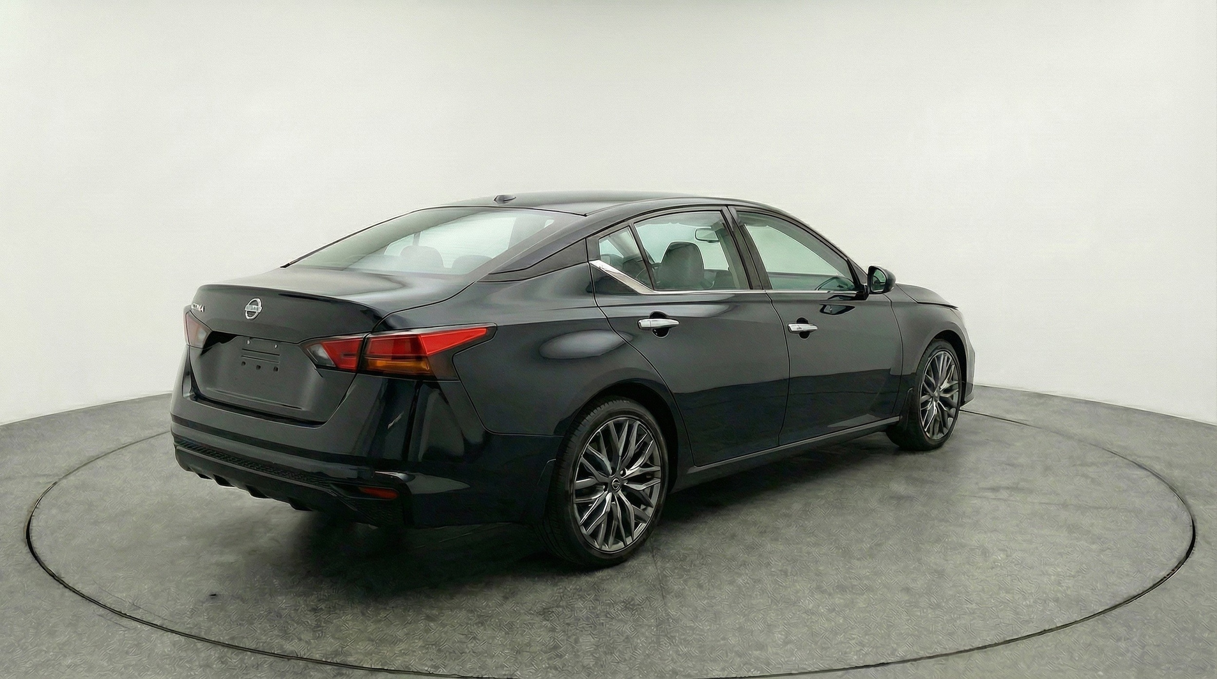 Thumbnail: 2025 Nissan Altima - 9
