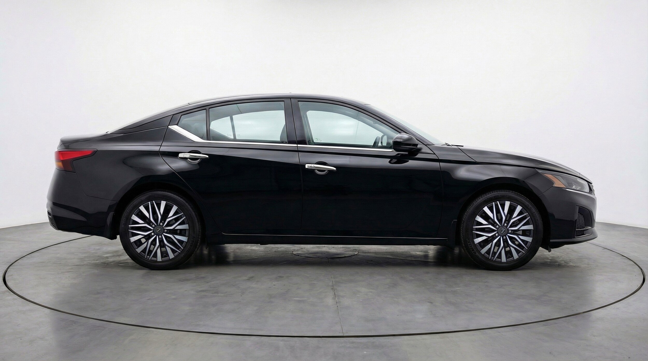 Thumbnail: 2025 Nissan Altima - 11