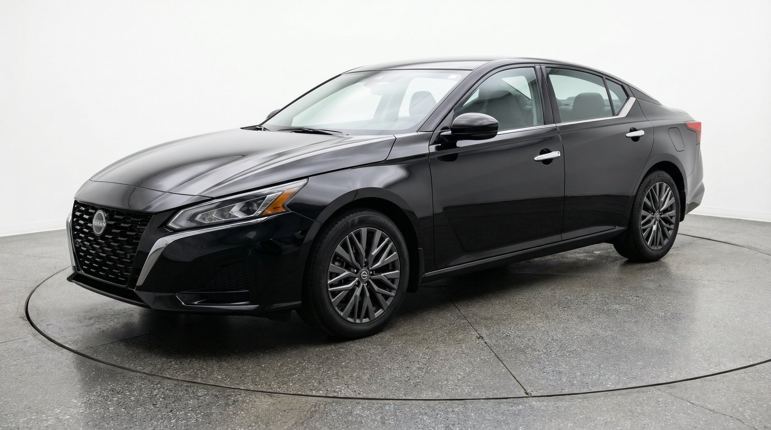 Thumbnail: 2025 Nissan Altima - 3