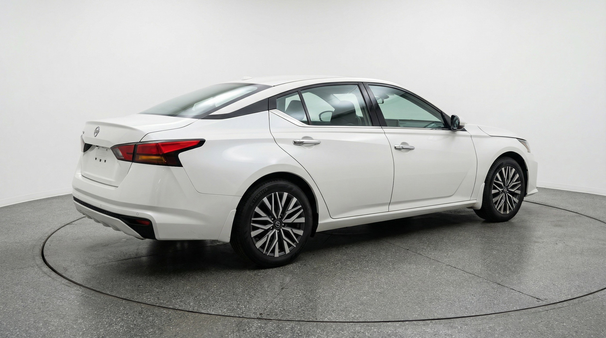Thumbnail: 2025 Nissan Altima - 9