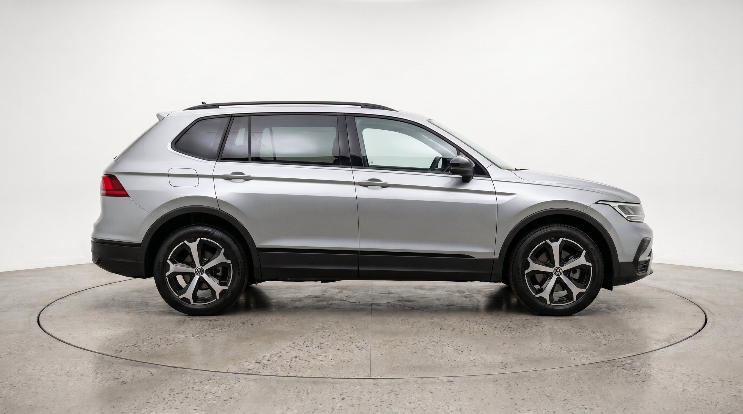 Thumbnail: 2026 Volkswagen Tiguan - 10