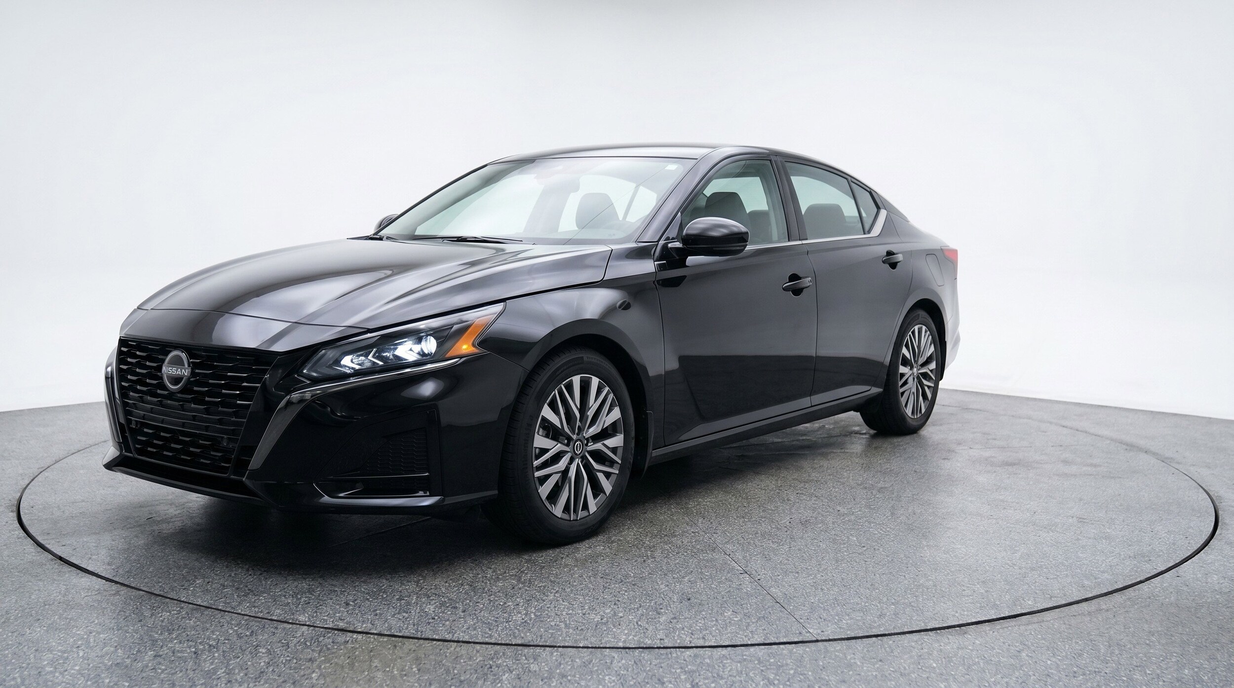 Thumbnail: 2025 Nissan Altima - 3