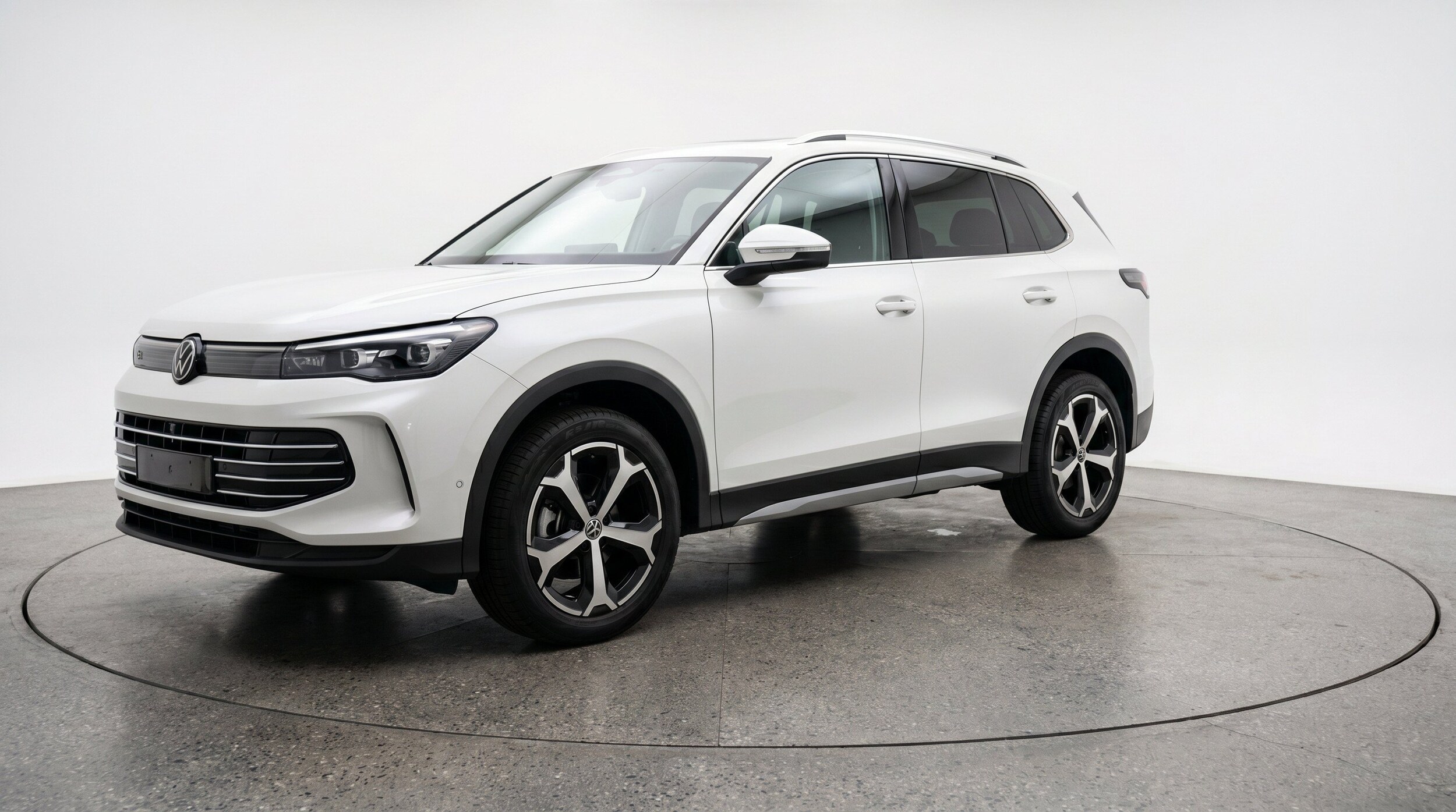 Thumbnail: 2026 Volkswagen Tiguan - 3
