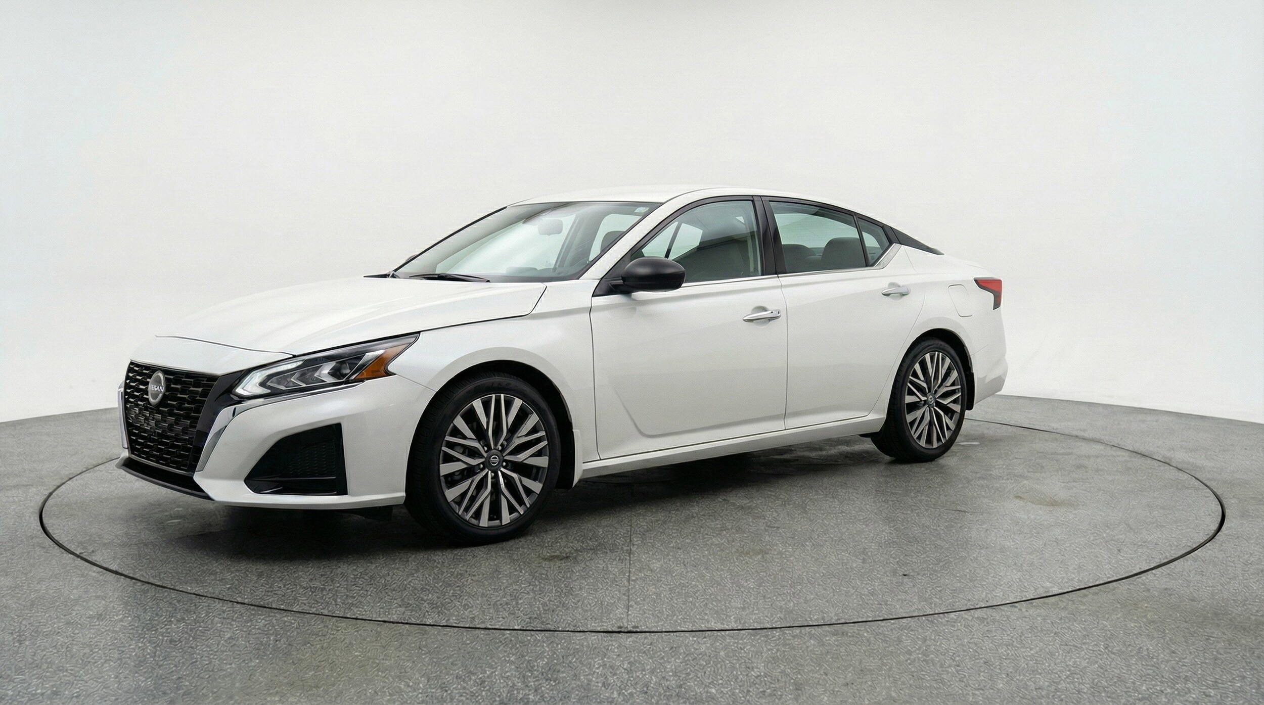 Thumbnail: 2025 Nissan Altima - 3