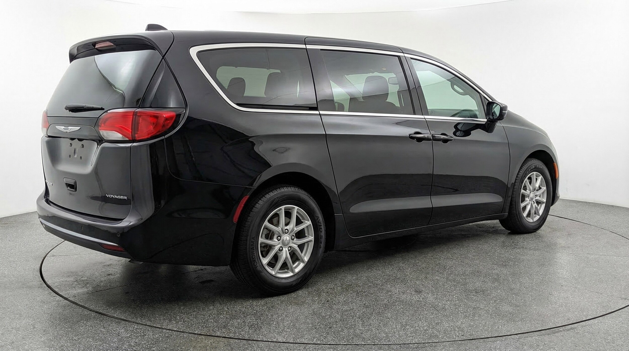 Thumbnail: 2024 Chrysler Voyager - 9