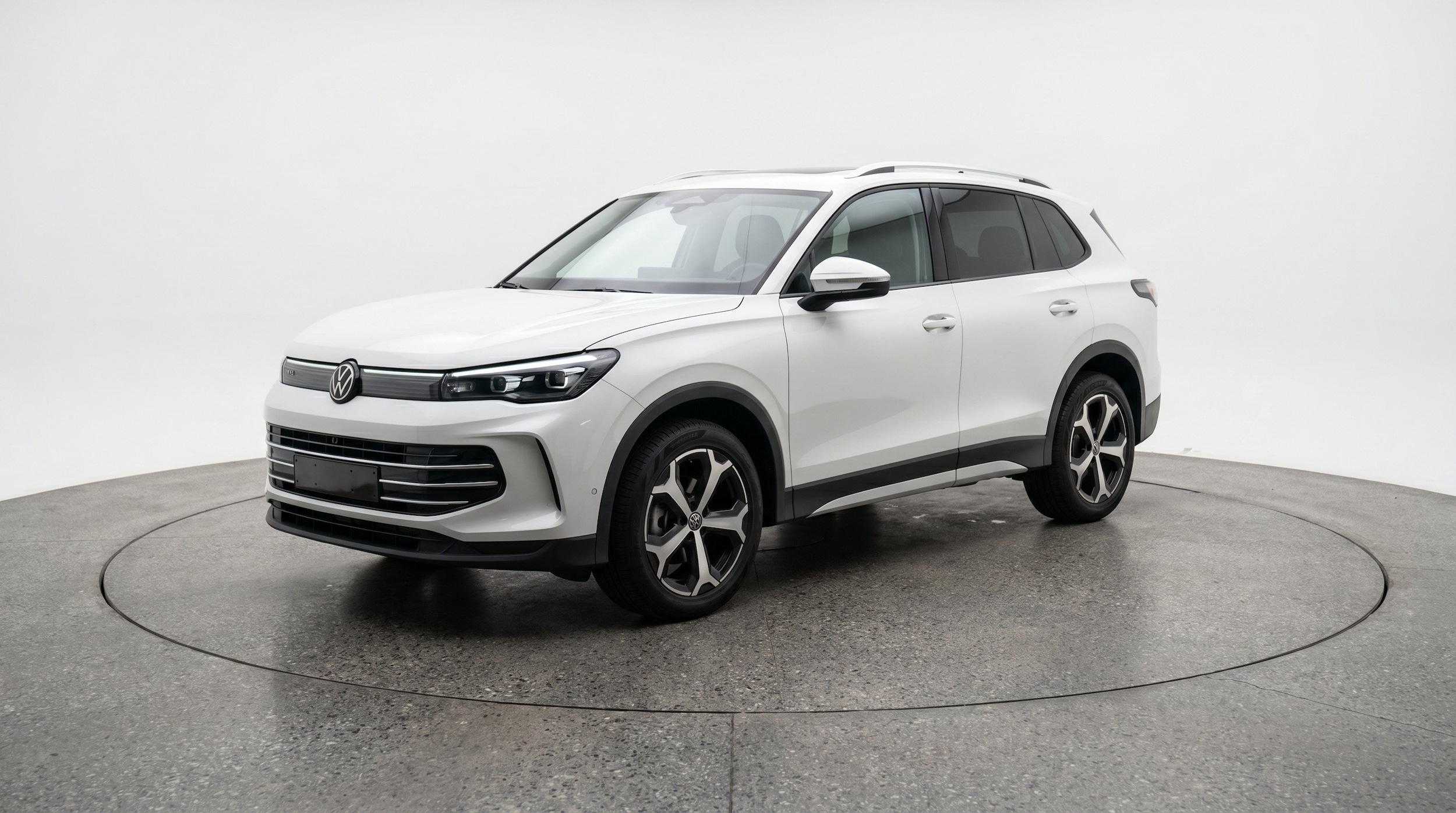 Thumbnail: 2026 Volkswagen Tiguan - 3