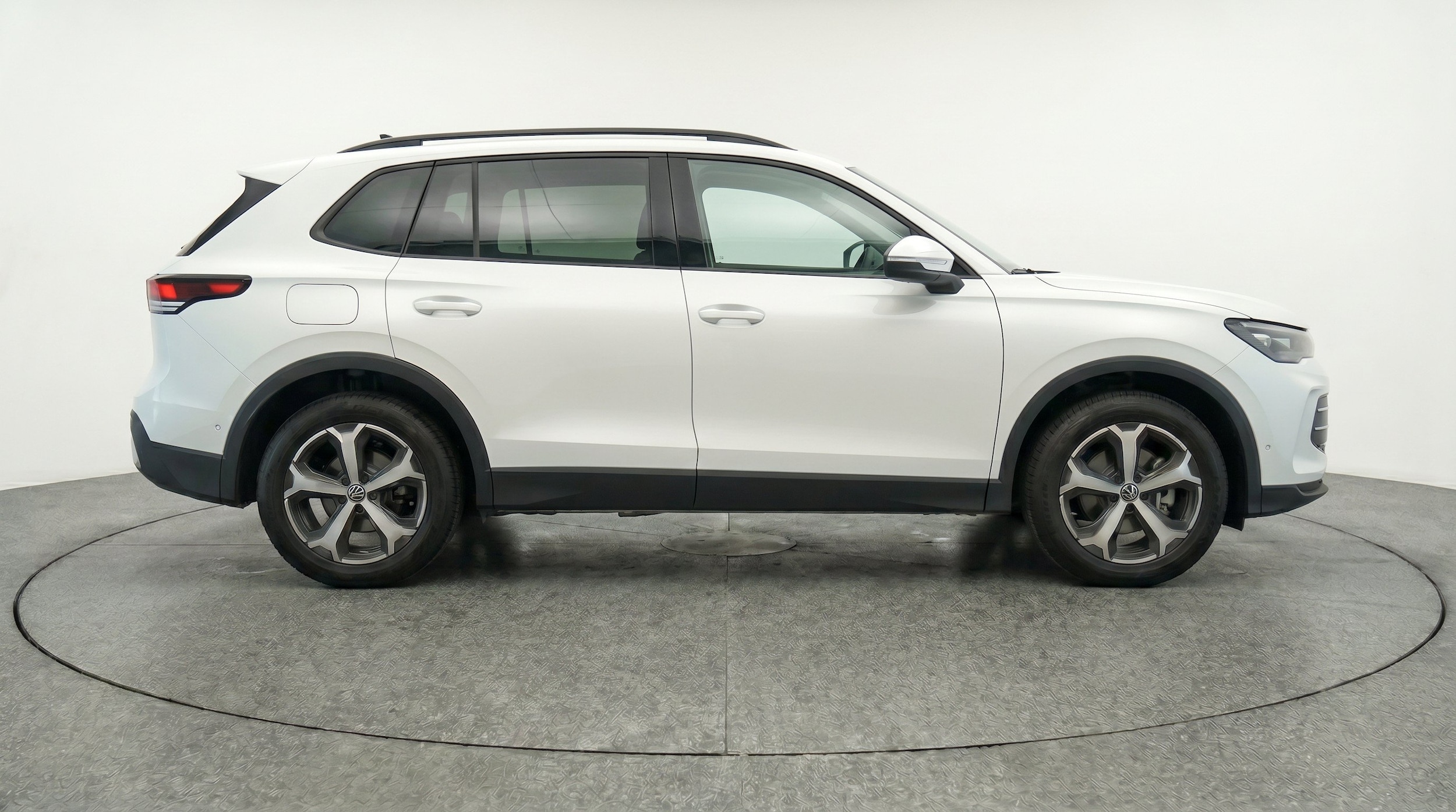 Thumbnail: 2026 Volkswagen Tiguan - 10