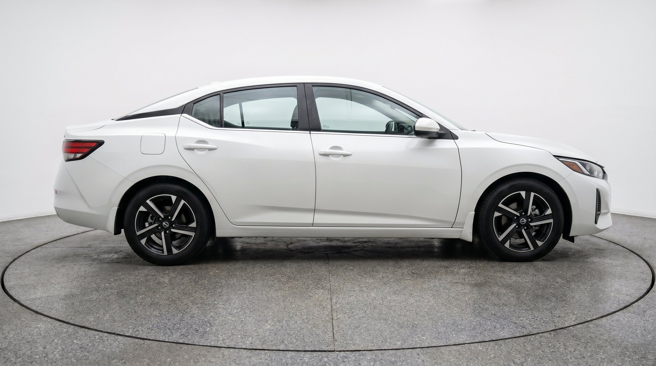 Thumbnail: 2025 Nissan Sentra - 10