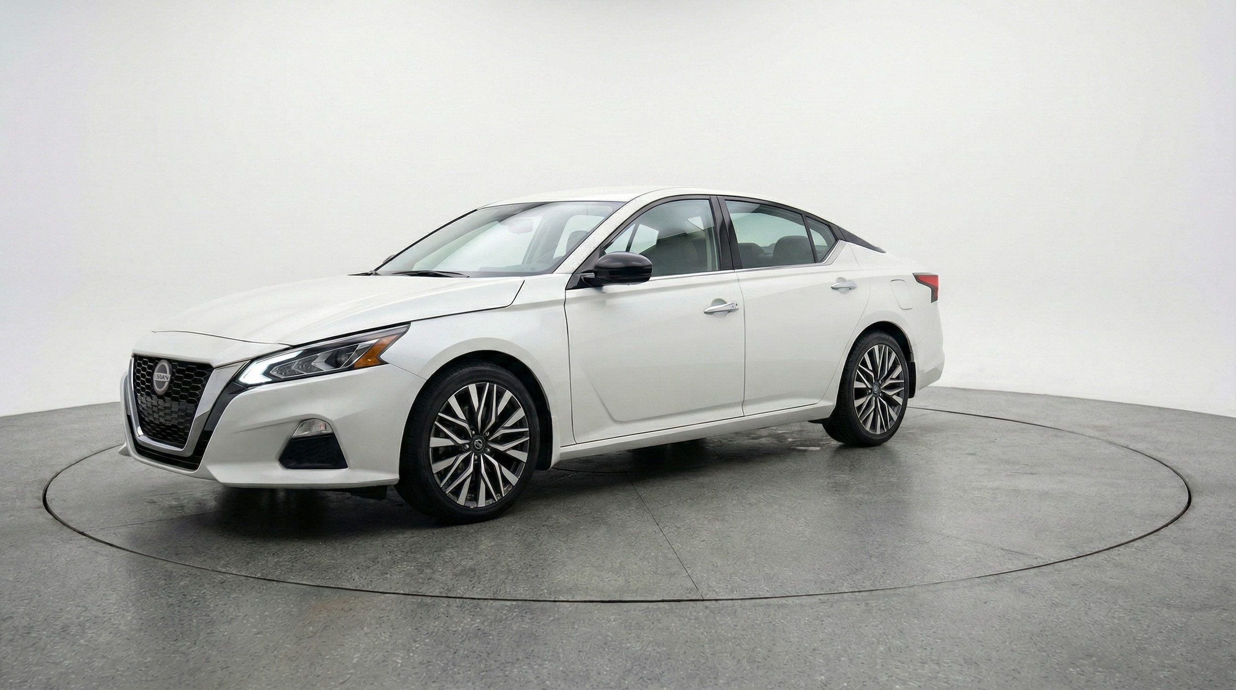 Thumbnail: 2025 Nissan Altima - 3