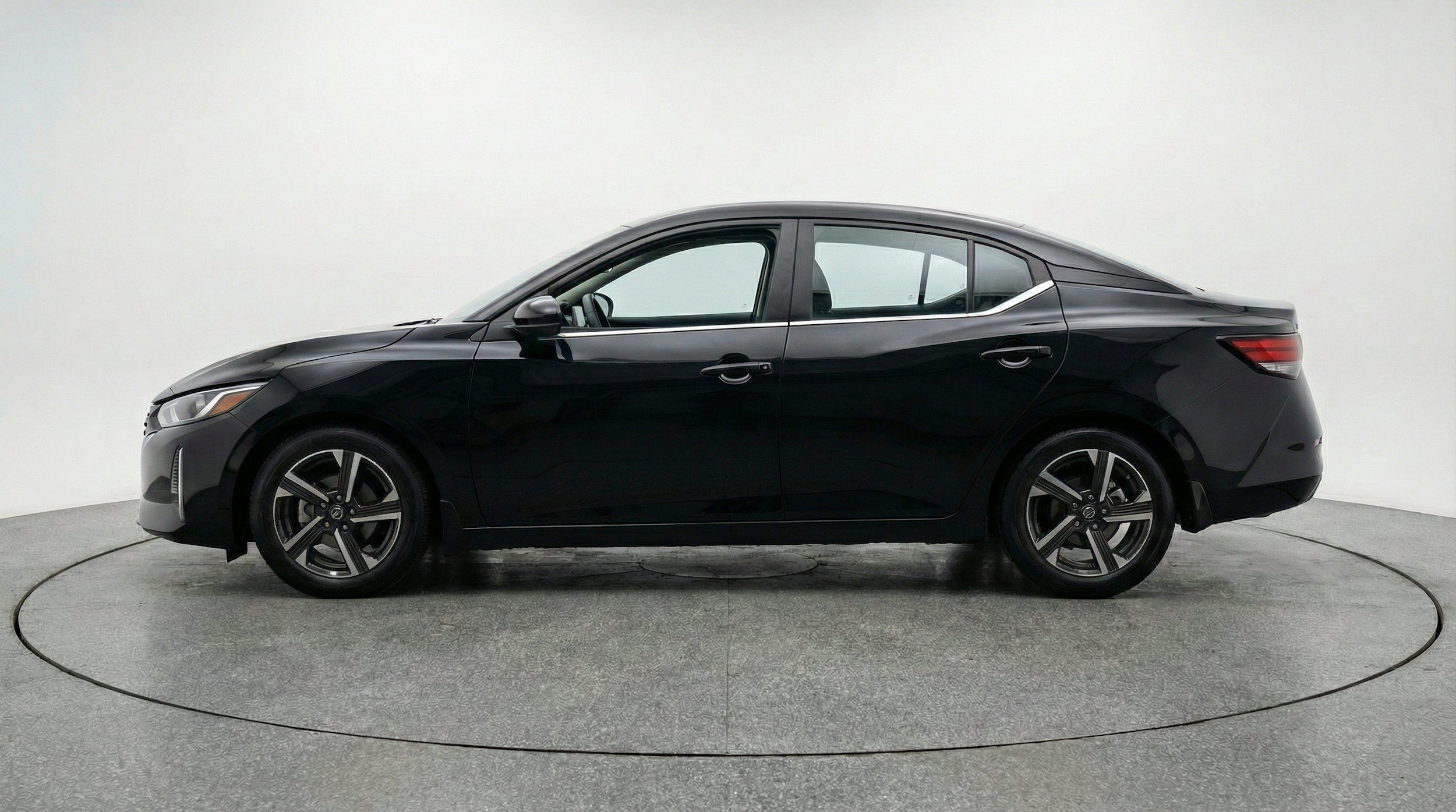 Thumbnail: 2025 Nissan Sentra - 5