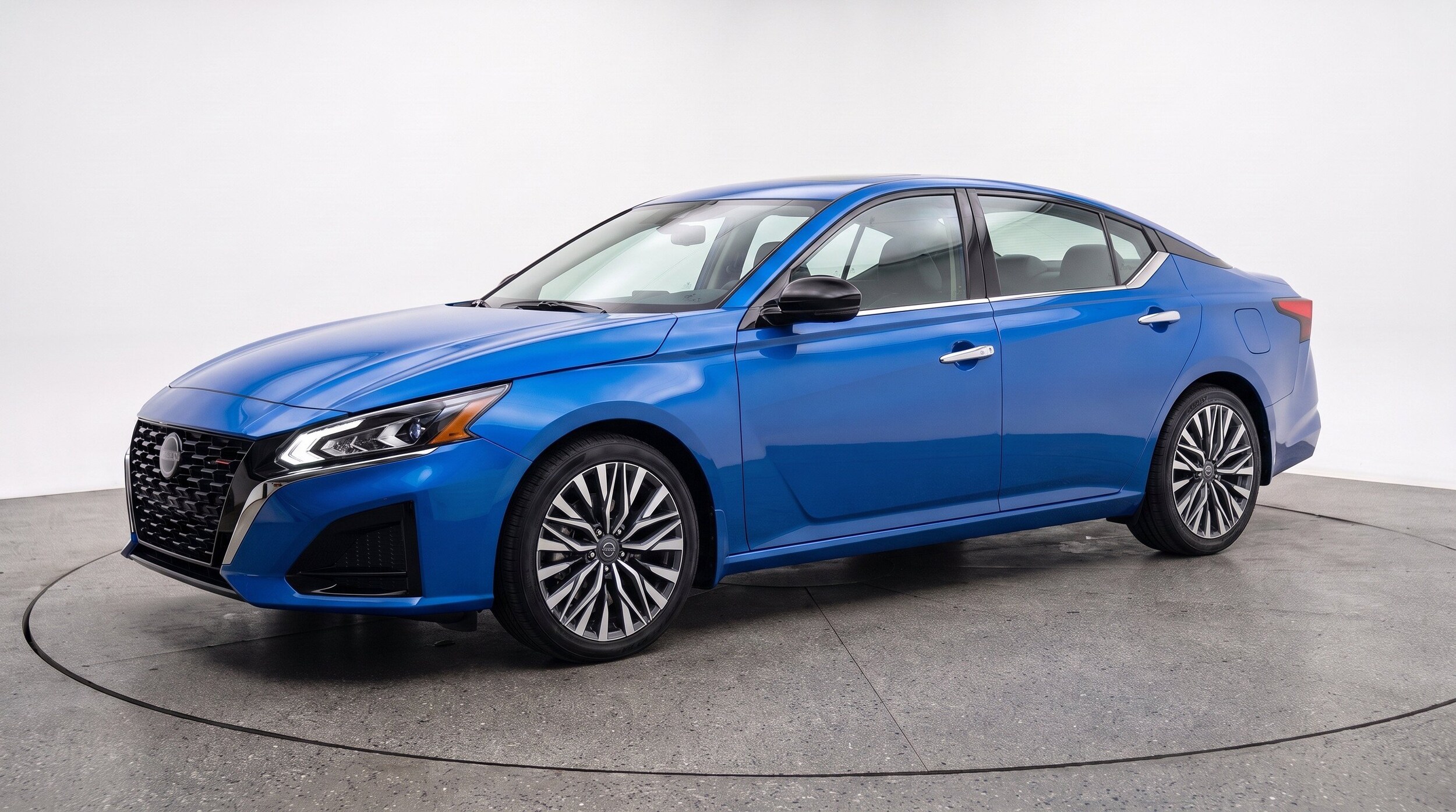 Thumbnail: 2025 Nissan Altima - 3