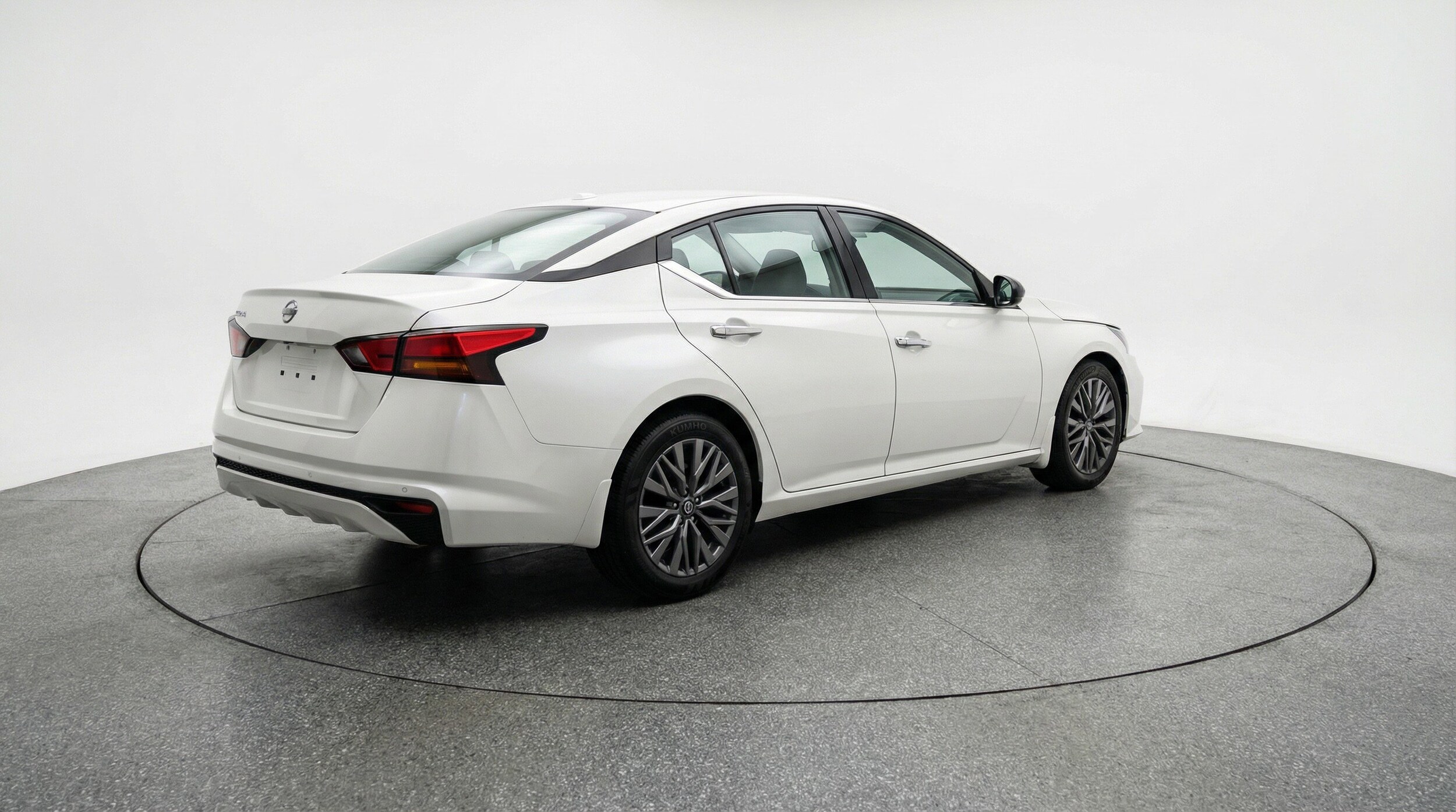 Thumbnail: 2025 Nissan Altima - 9