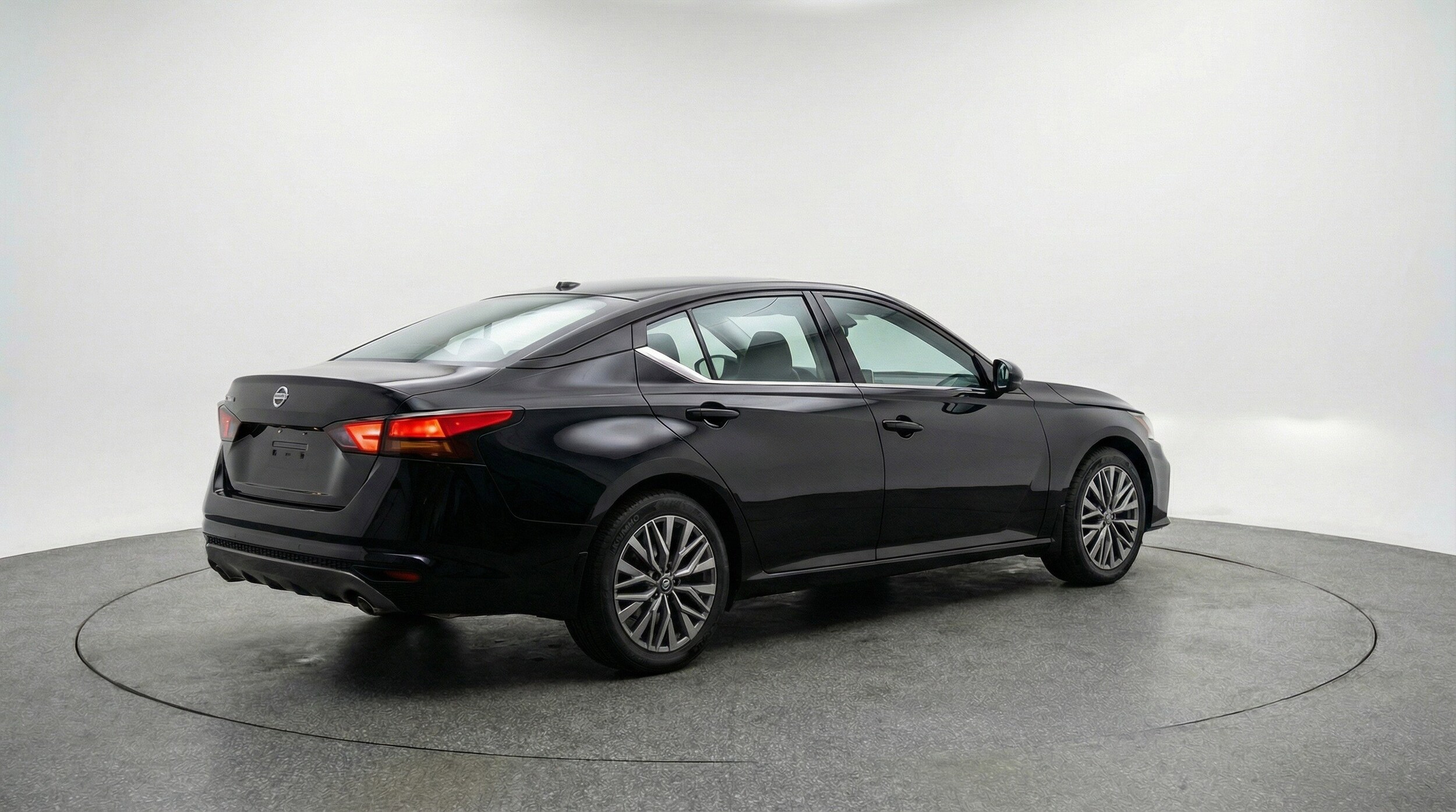 Thumbnail: 2025 Nissan Altima - 9
