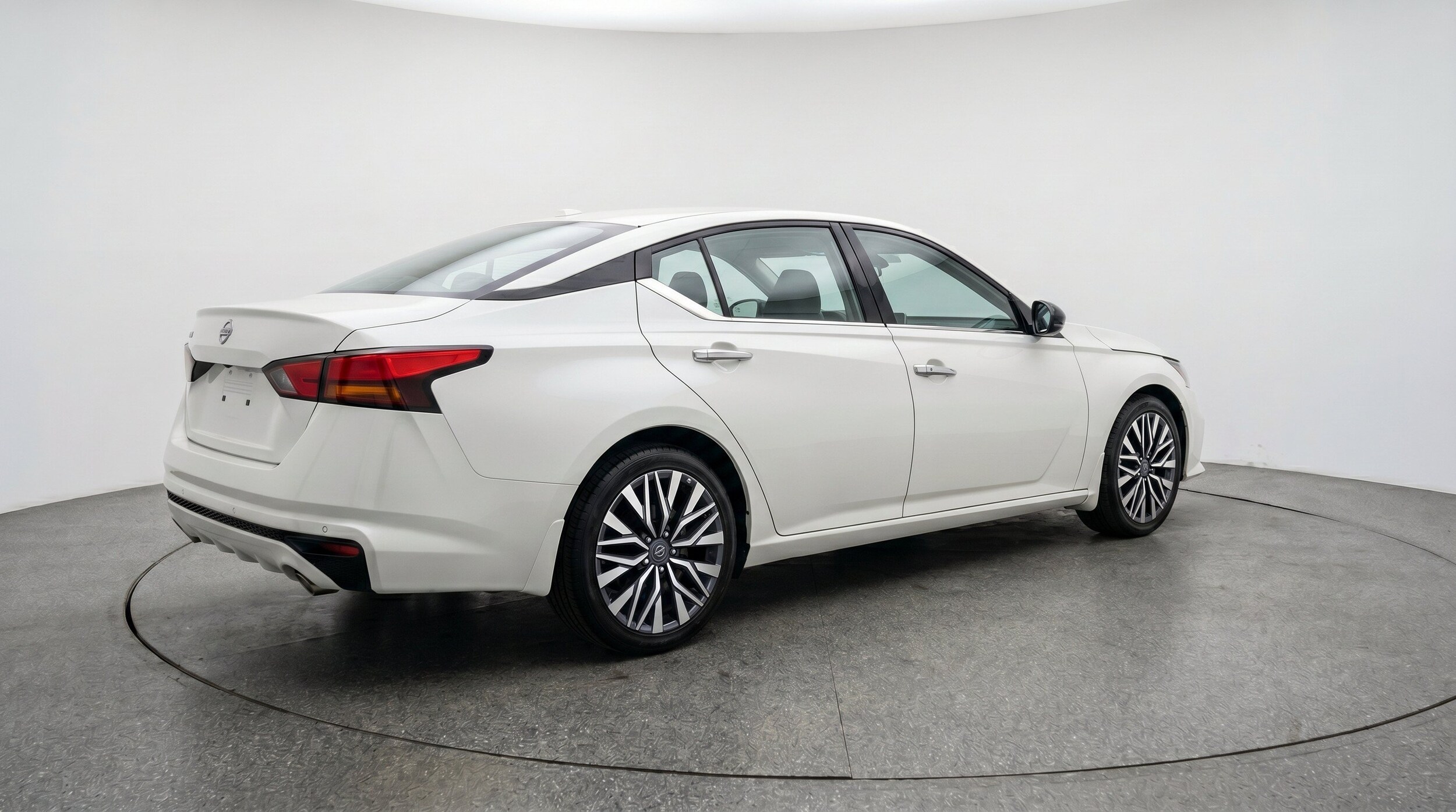 Thumbnail: 2025 Nissan Altima - 9