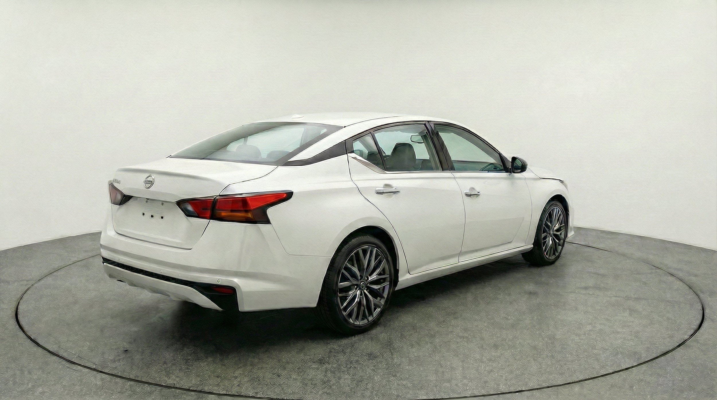 Thumbnail: 2025 Nissan Altima - 9