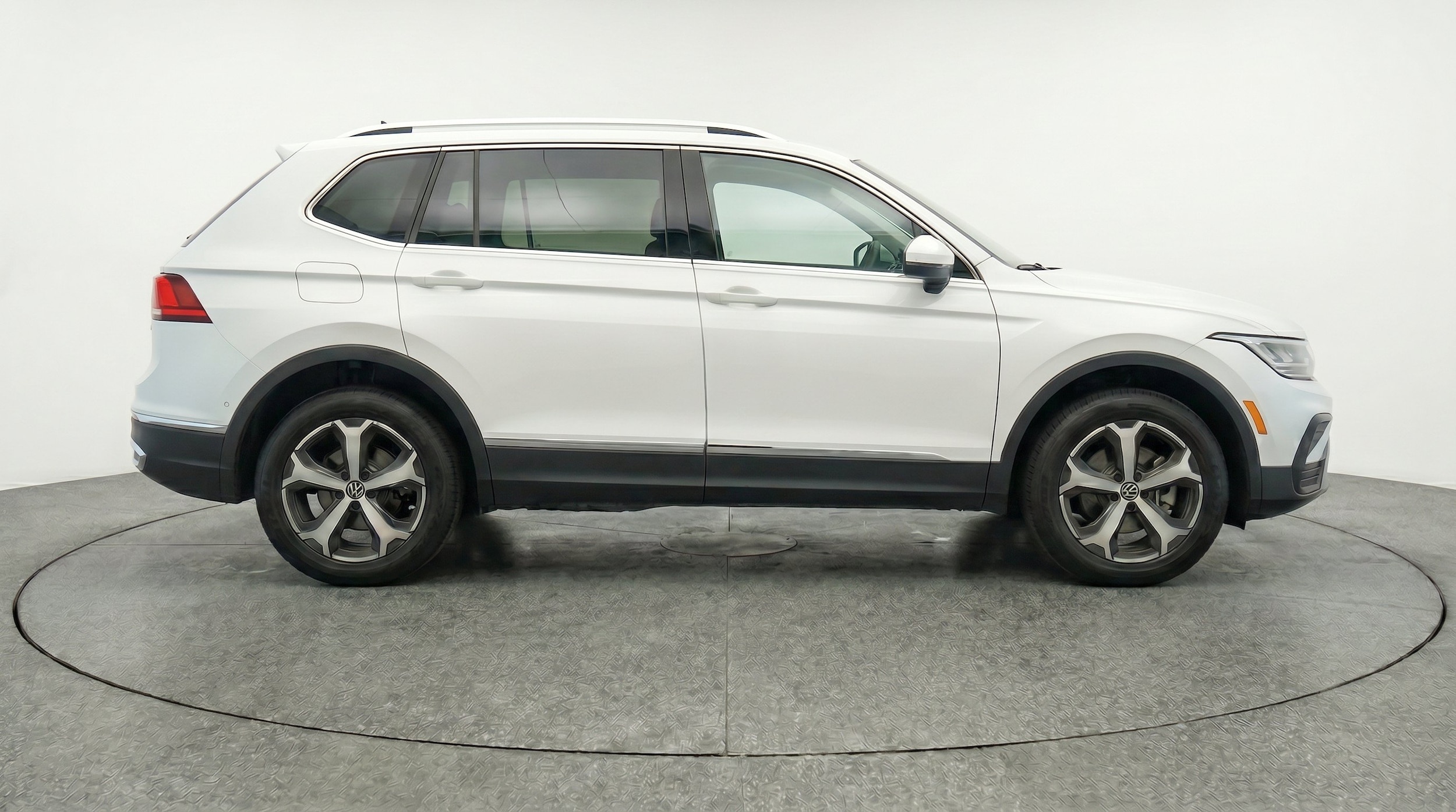 Thumbnail: 2026 Volkswagen Tiguan - 10