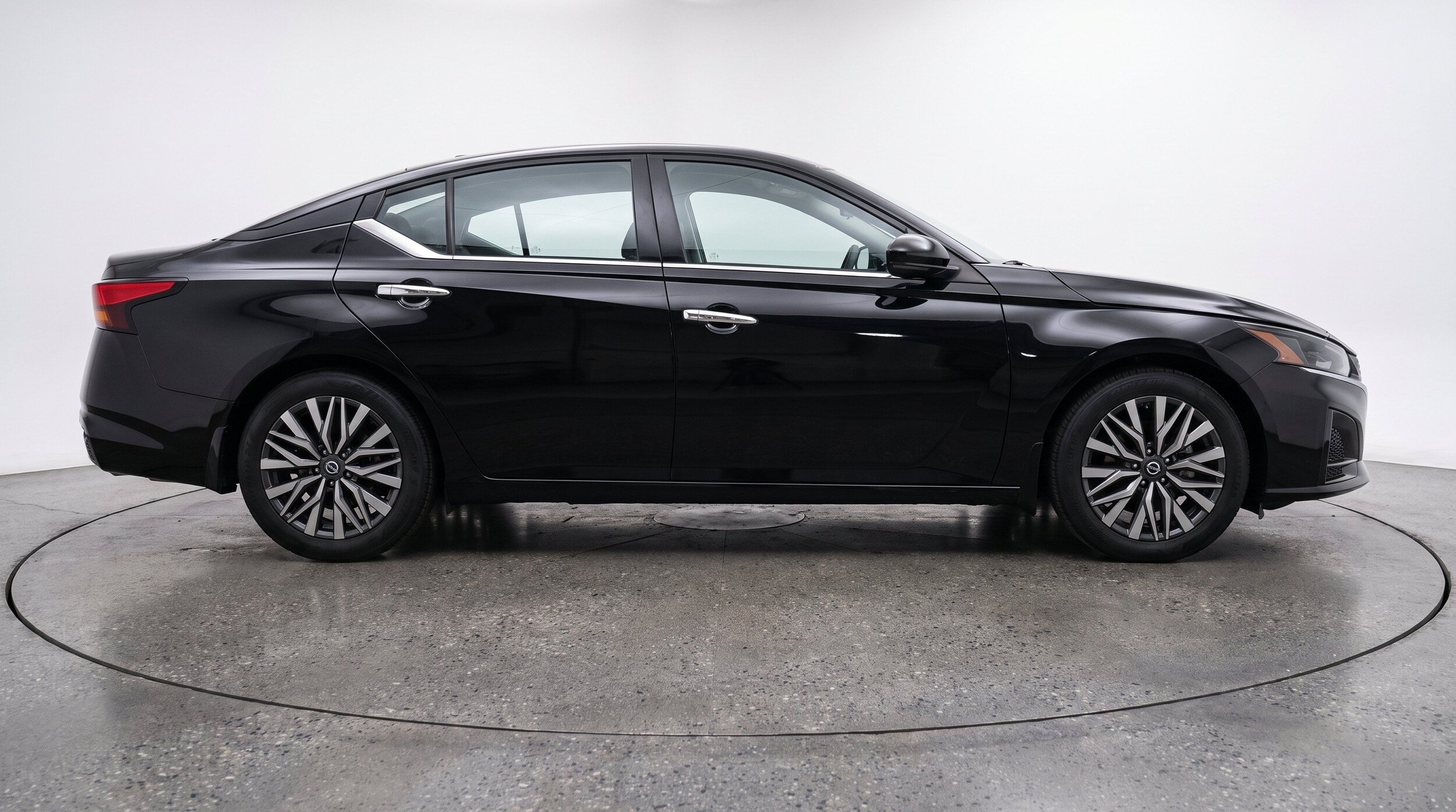 Thumbnail: 2025 Nissan Altima - 11