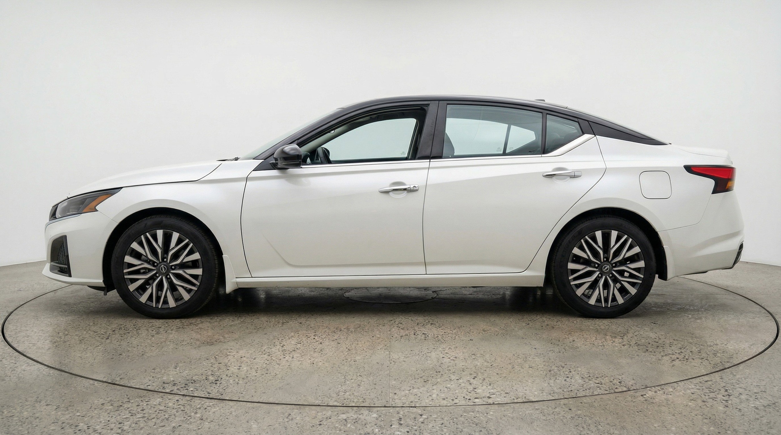 Thumbnail: 2025 Nissan Altima - 5